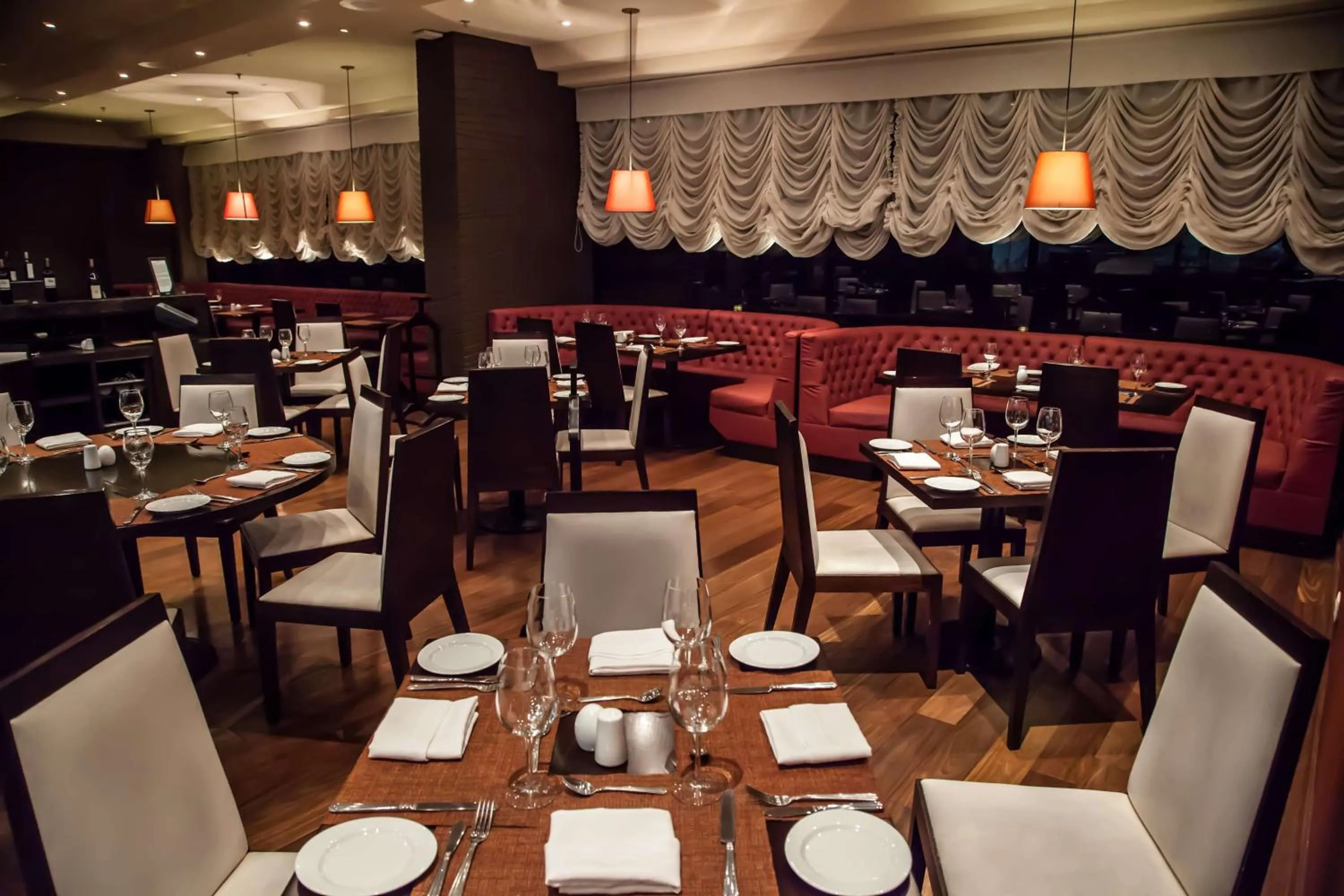 Restaurant/places to eat in DoubleTree by Hilton Bogota Parque 93