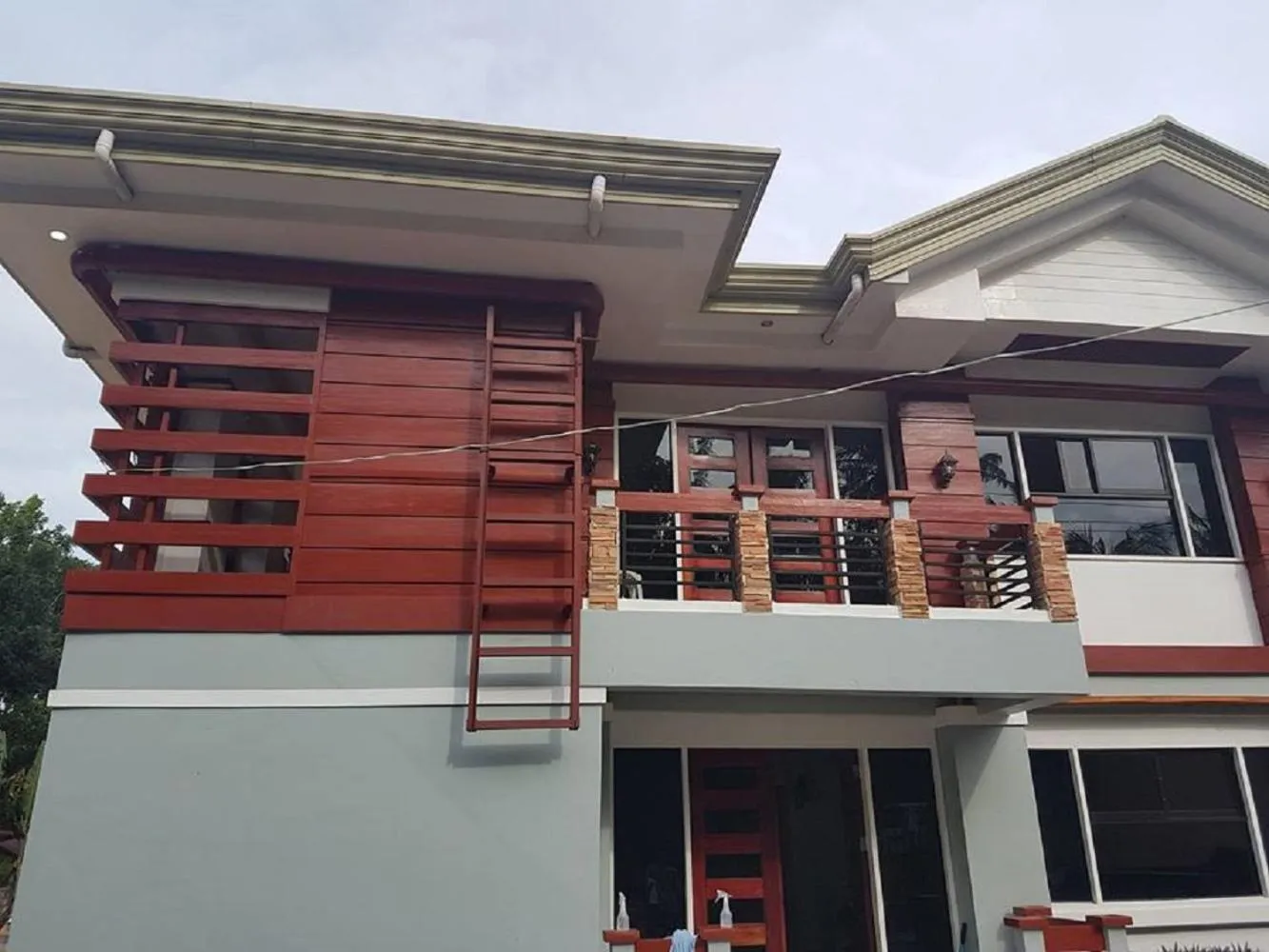 Property building in Catalina`s Inn family room