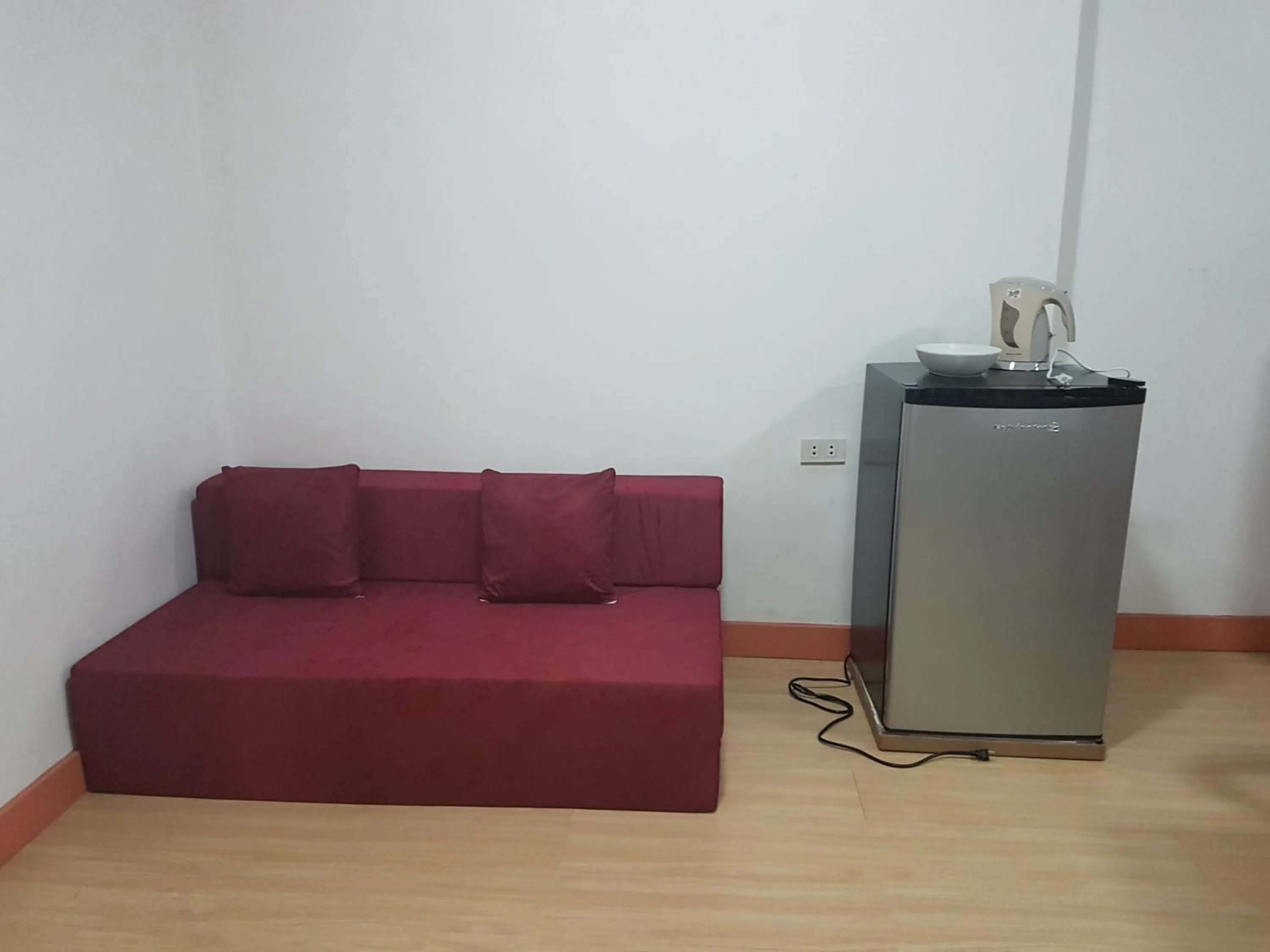 Bed in Catalina`s Inn family room