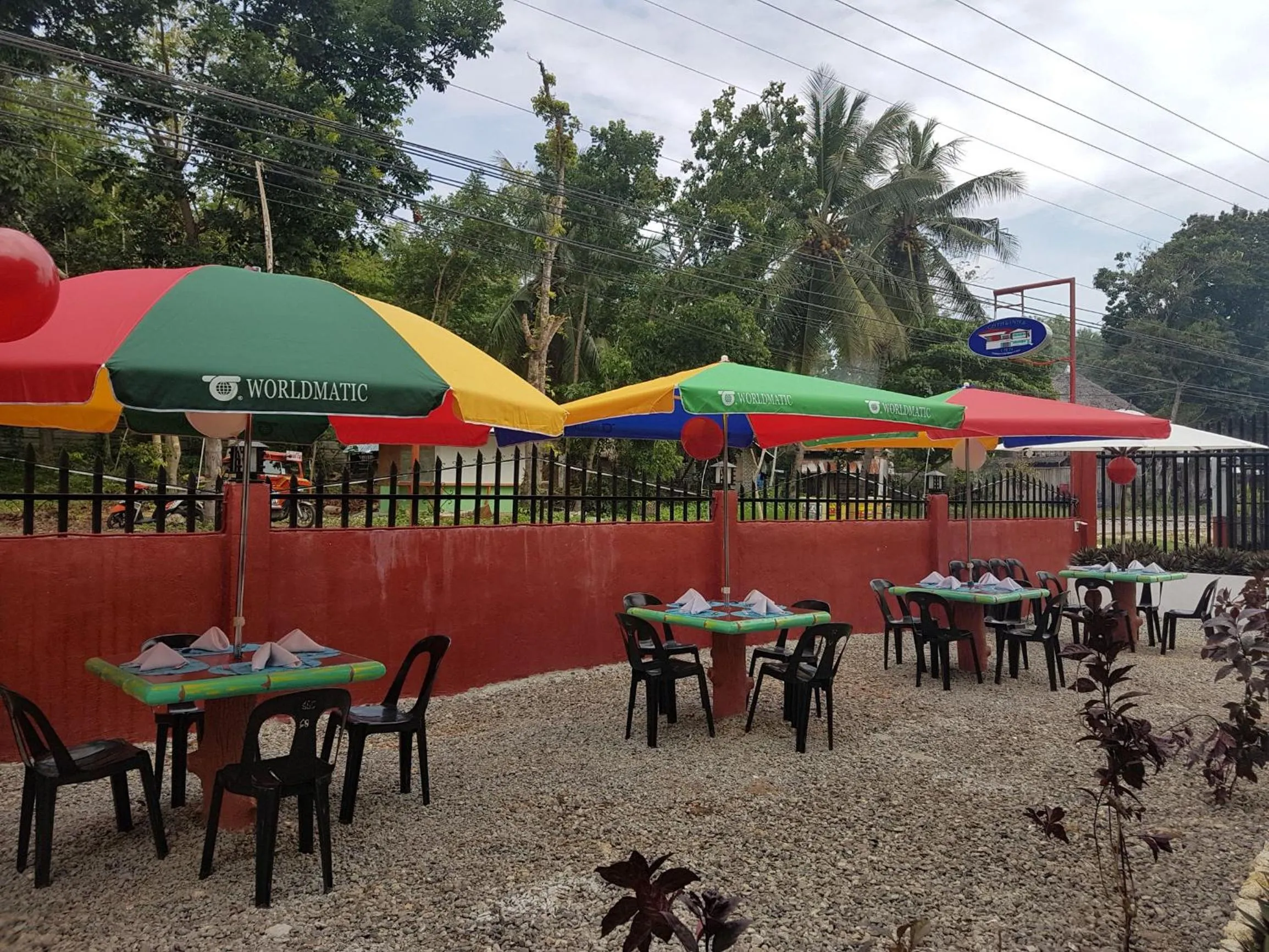 Garden in Catalina`s Inn family room