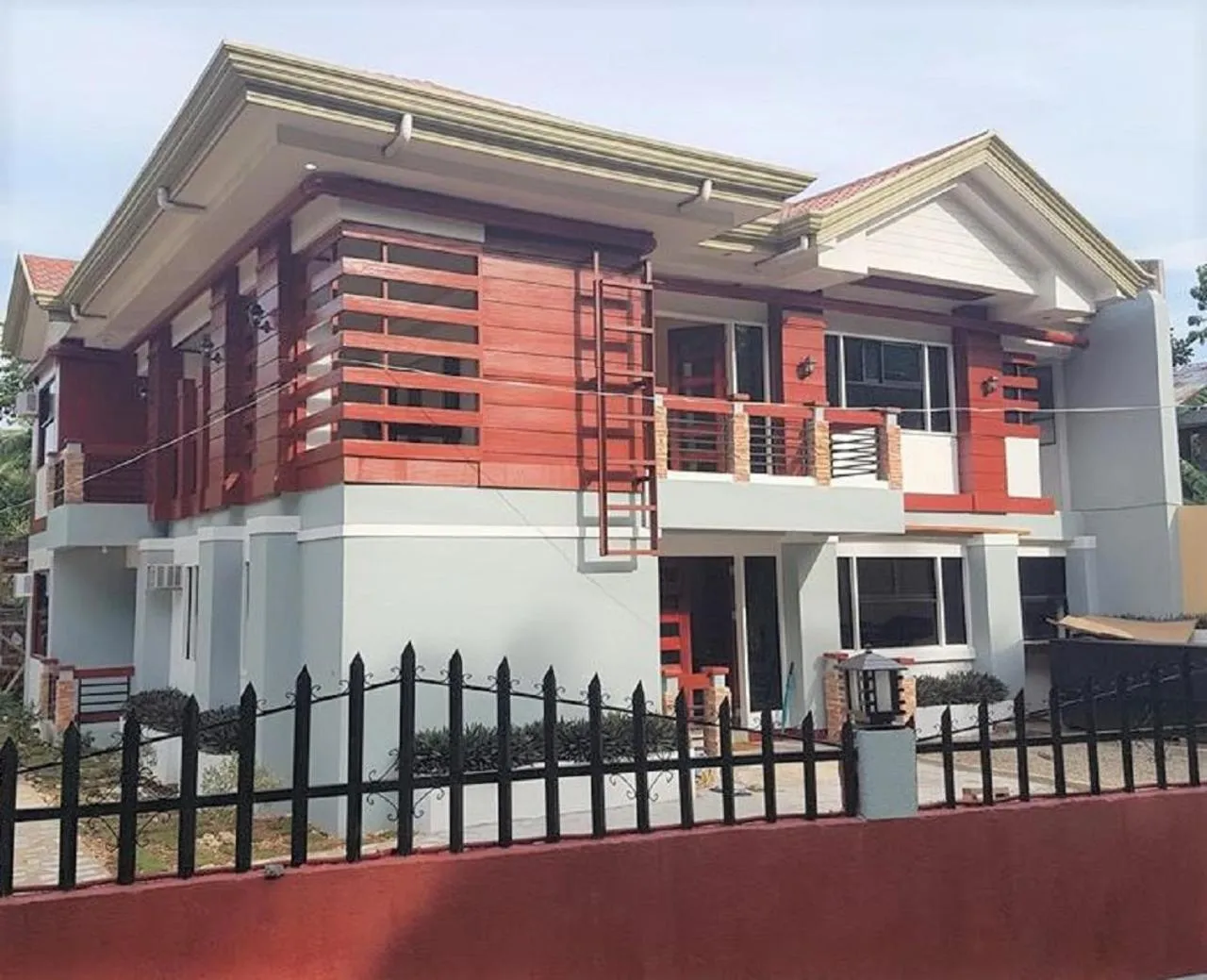 Catalina`s Inn family room