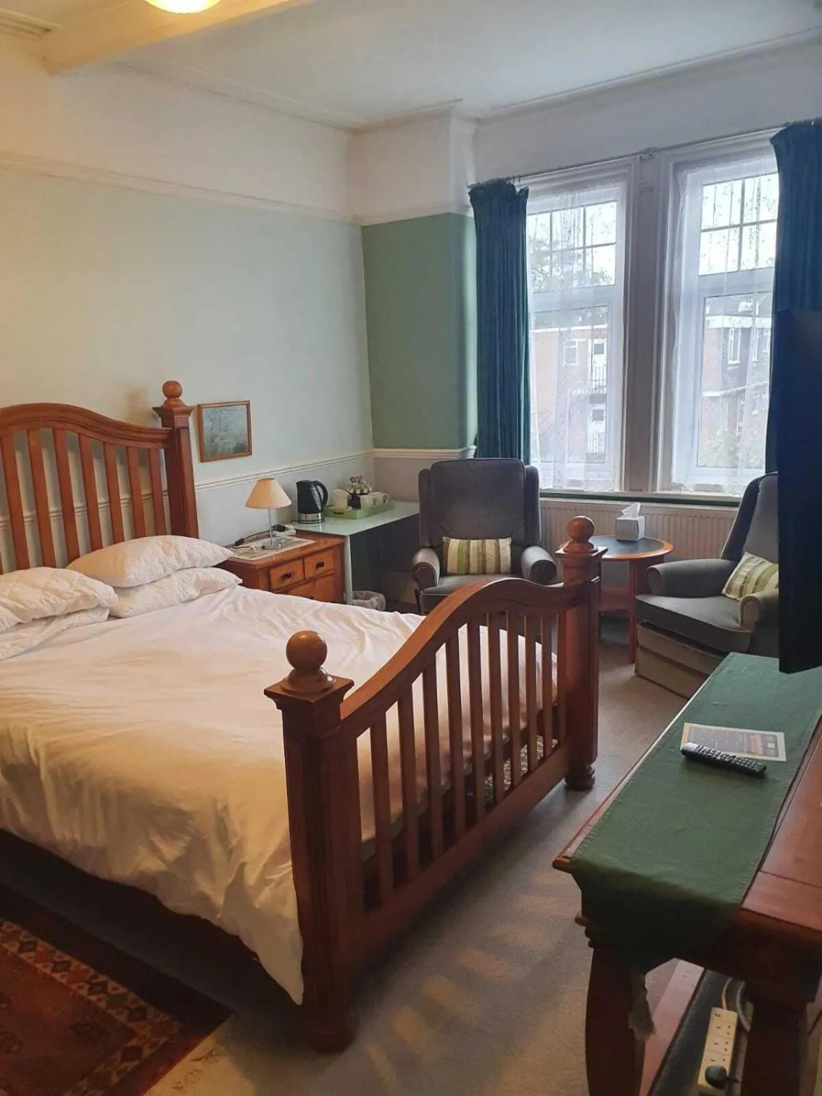 Bedroom, Bed in The Strand Hotel