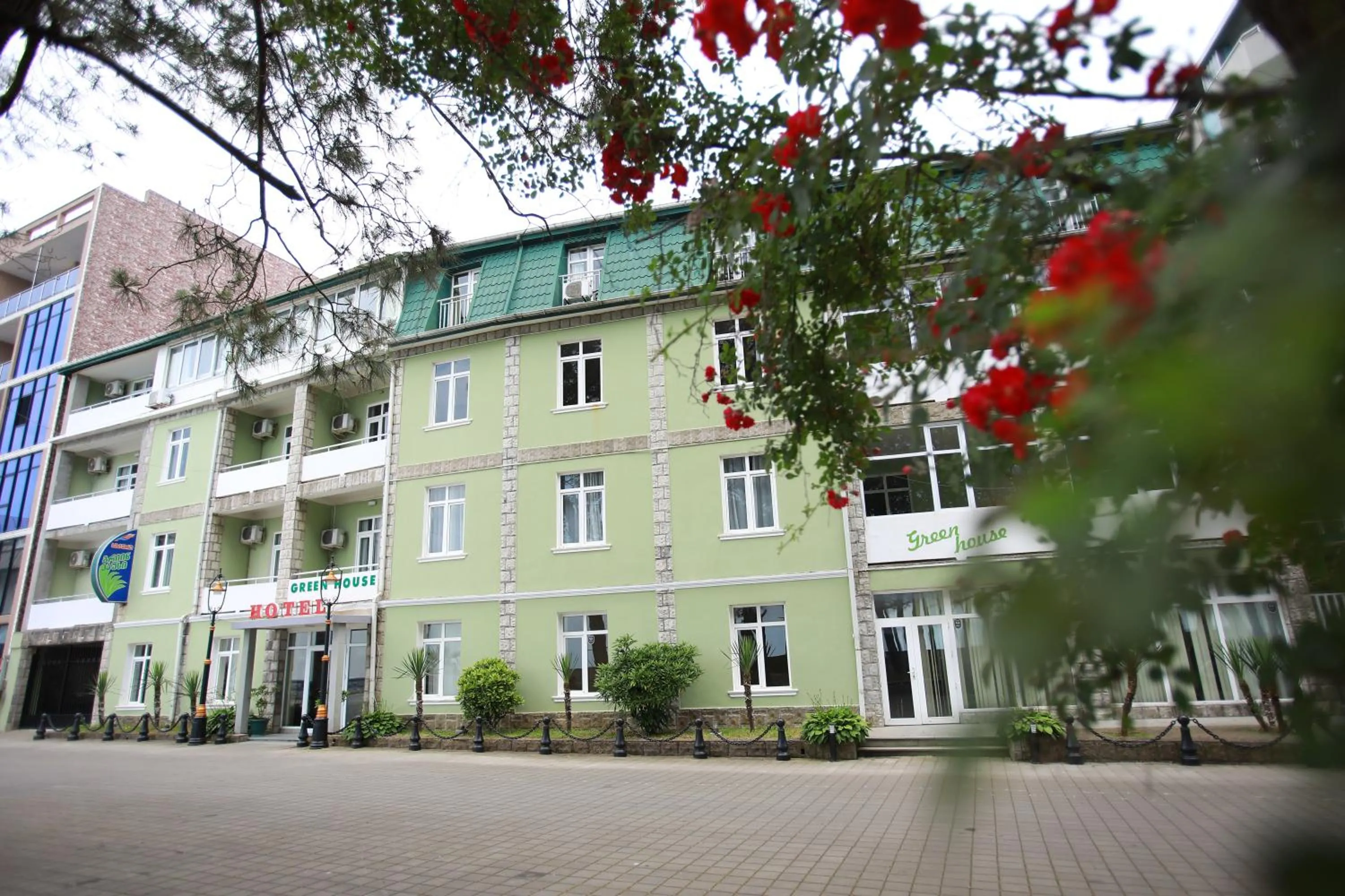 Green House Hotel