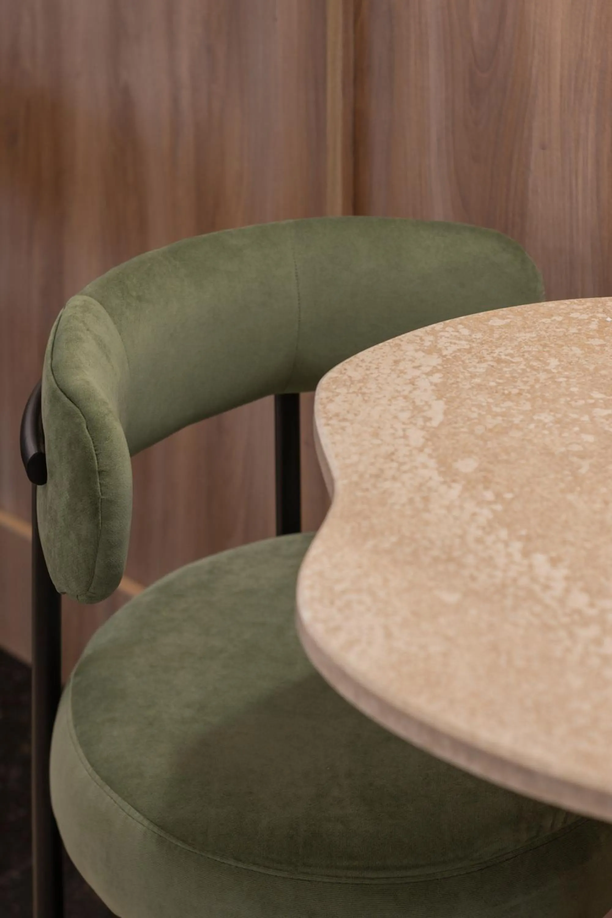 Seating area in Plaza Real Suites Hotel