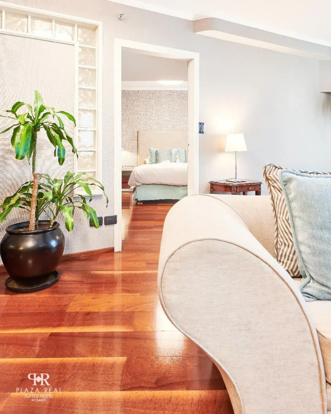 Living room, Bed in Plaza Real Suites Hotel Living room, Bed in Plaza Real Suites Hotel