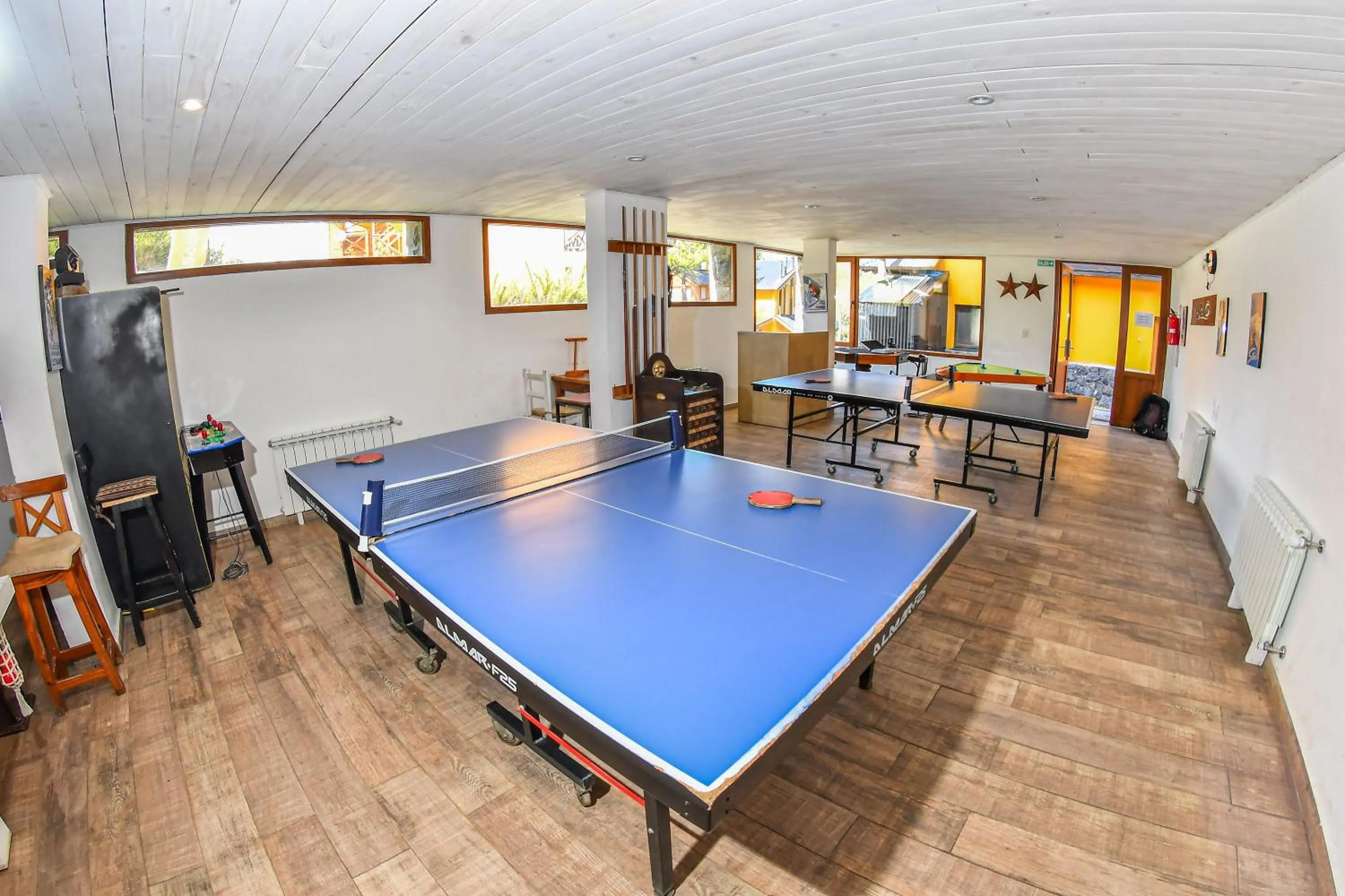 Table tennis in Complejo Base 41