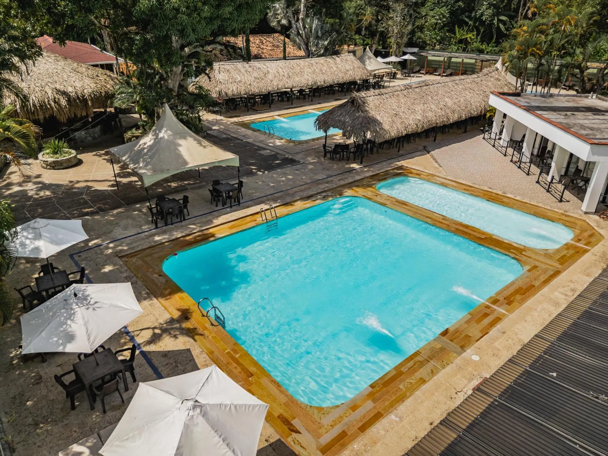 Swimming pool in Hotel Quimbaya