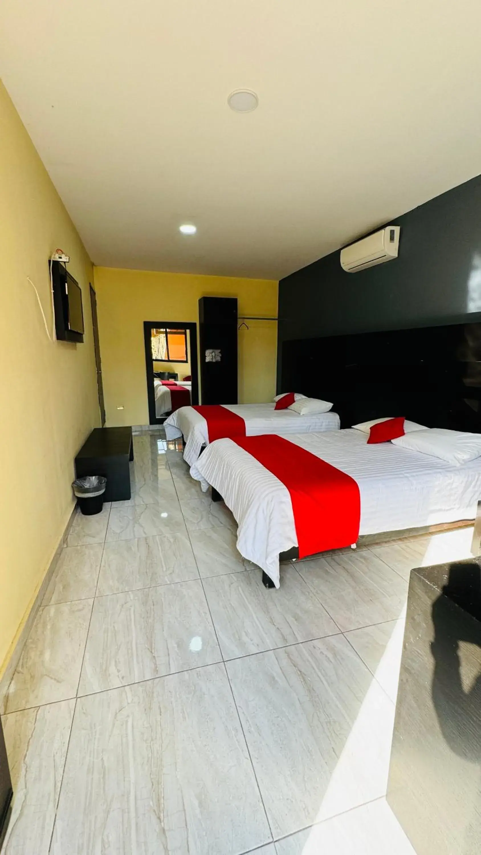 Deluxe Quadruple Room in Hotel Villa Pralaya Deluxe Quadruple Room in Hotel Villa Pralaya