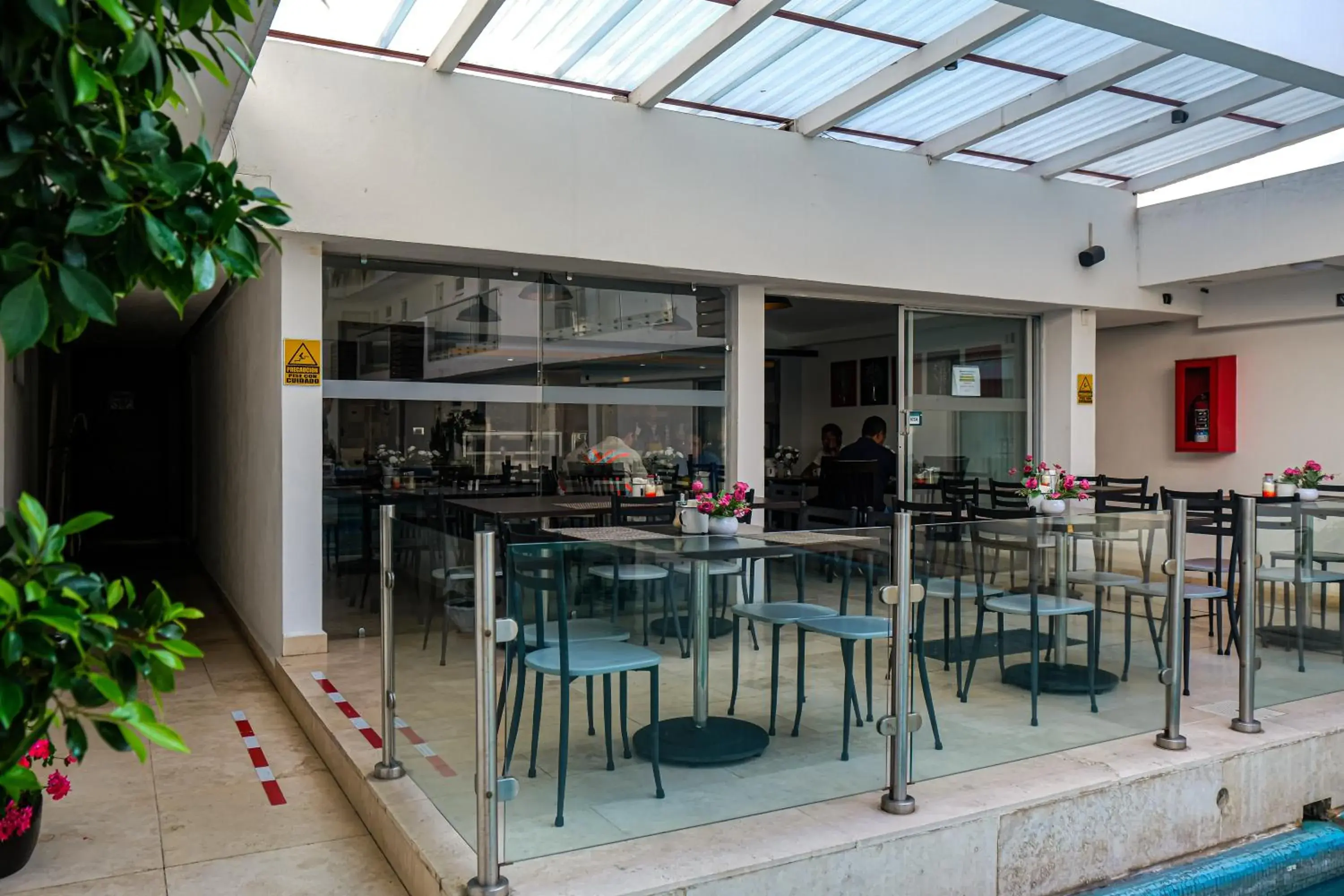 Restaurant/places to eat in Hotel St. George Restaurant/places to eat in Hotel St. George