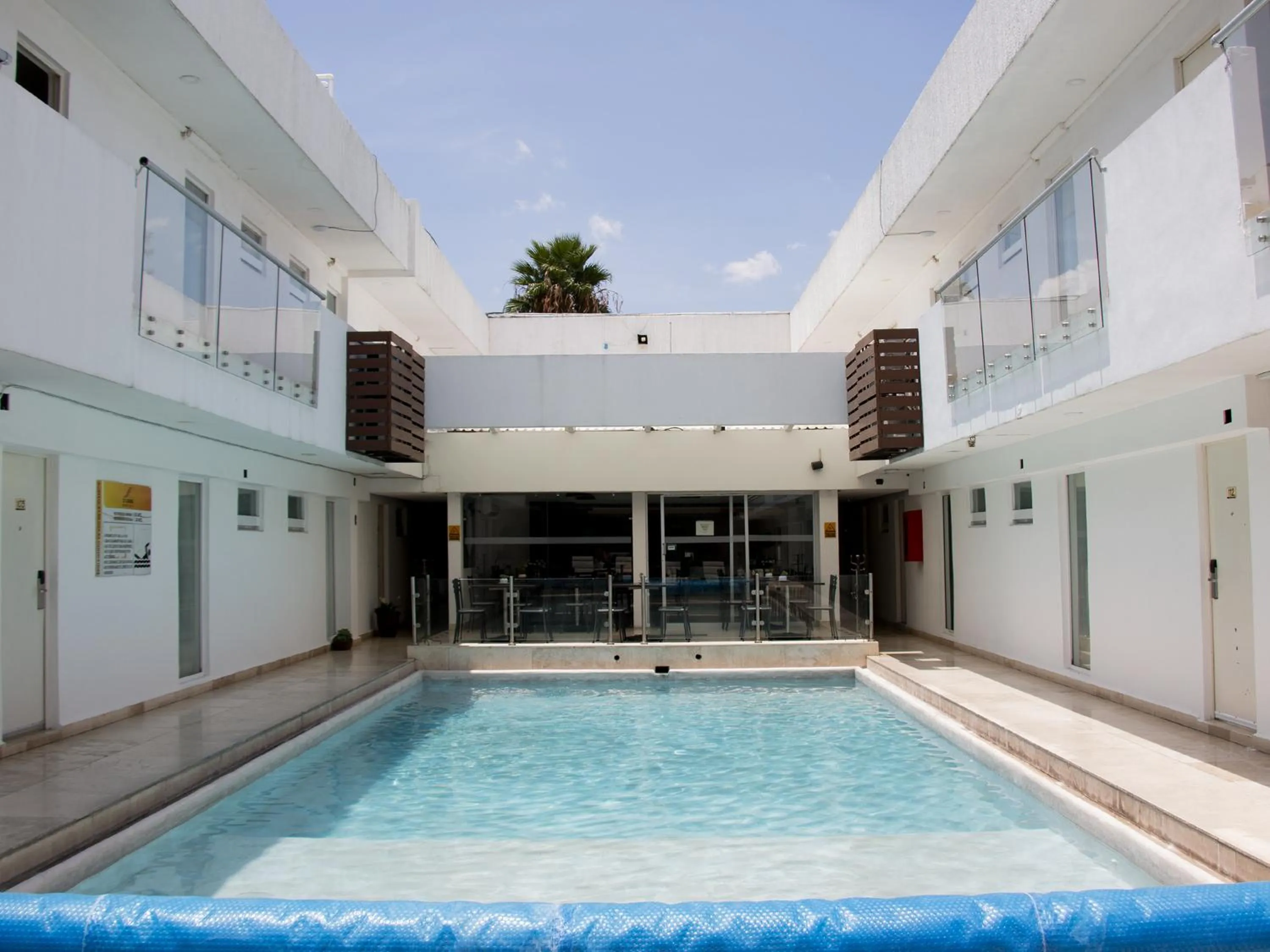 Swimming pool in Hotel St. George