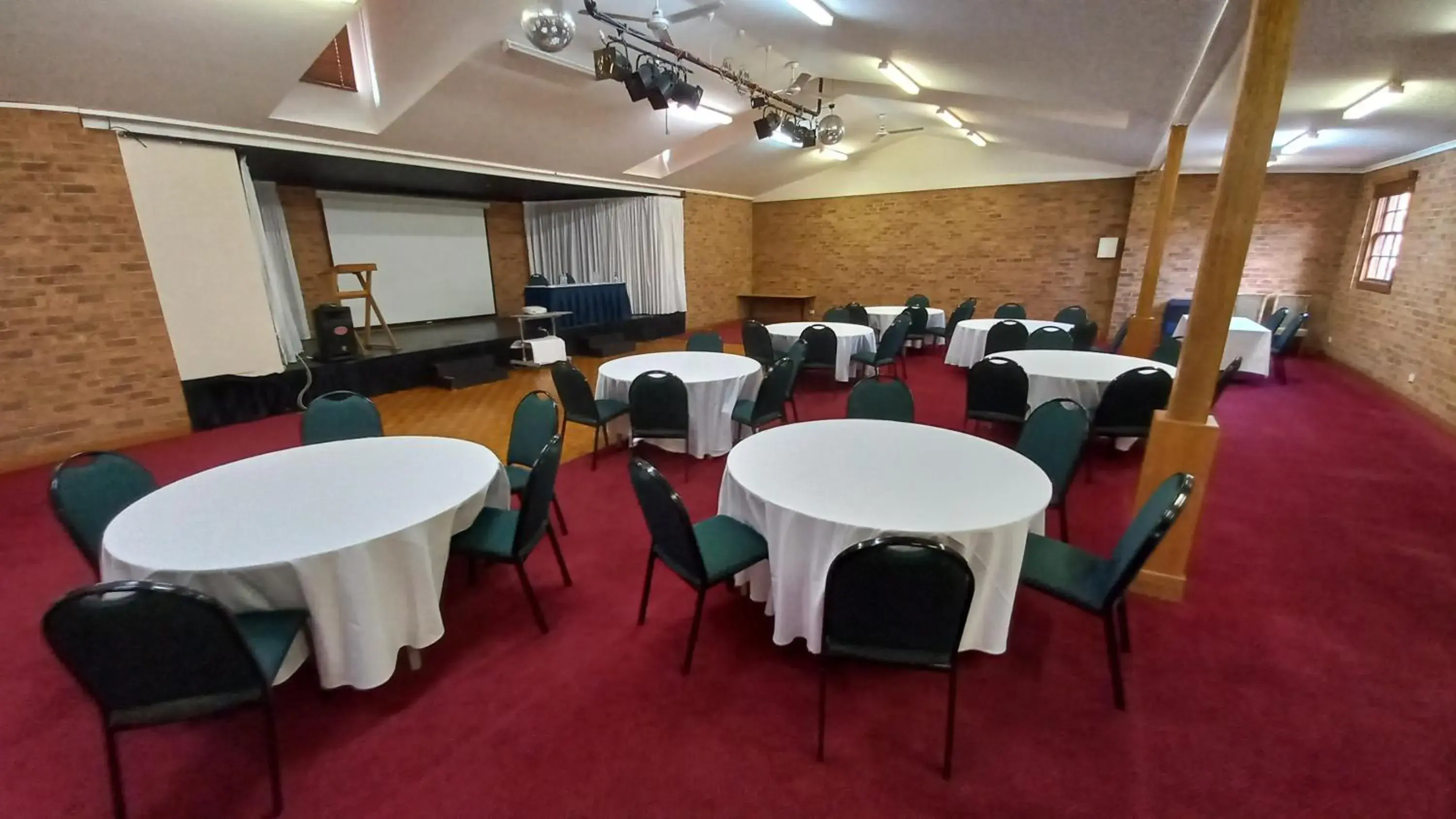 Meeting/conference room in Batemans Bay Marina Resort Meeting/conference room in Batemans Bay Marina Resort