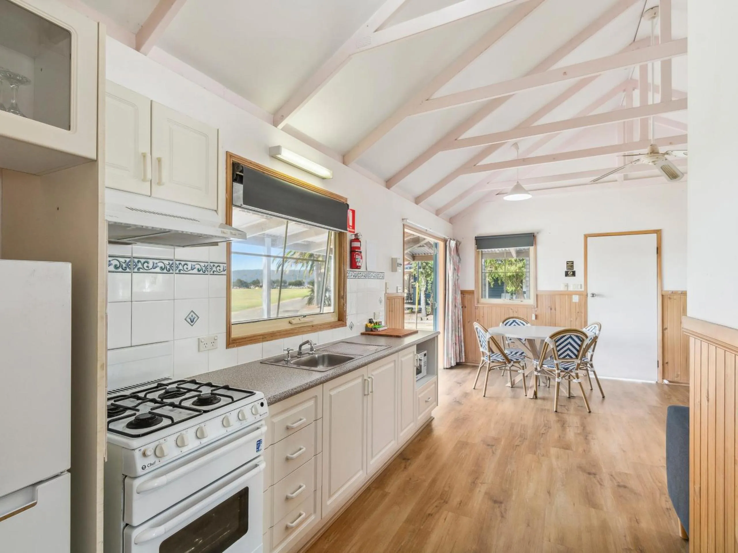 Kitchen or kitchenette in Batemans Bay Marina Resort