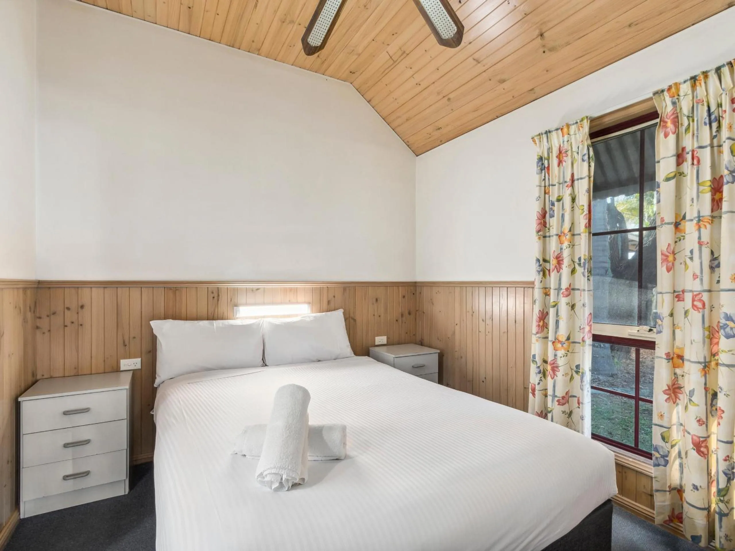 Bed in Batemans Bay Marina Resort