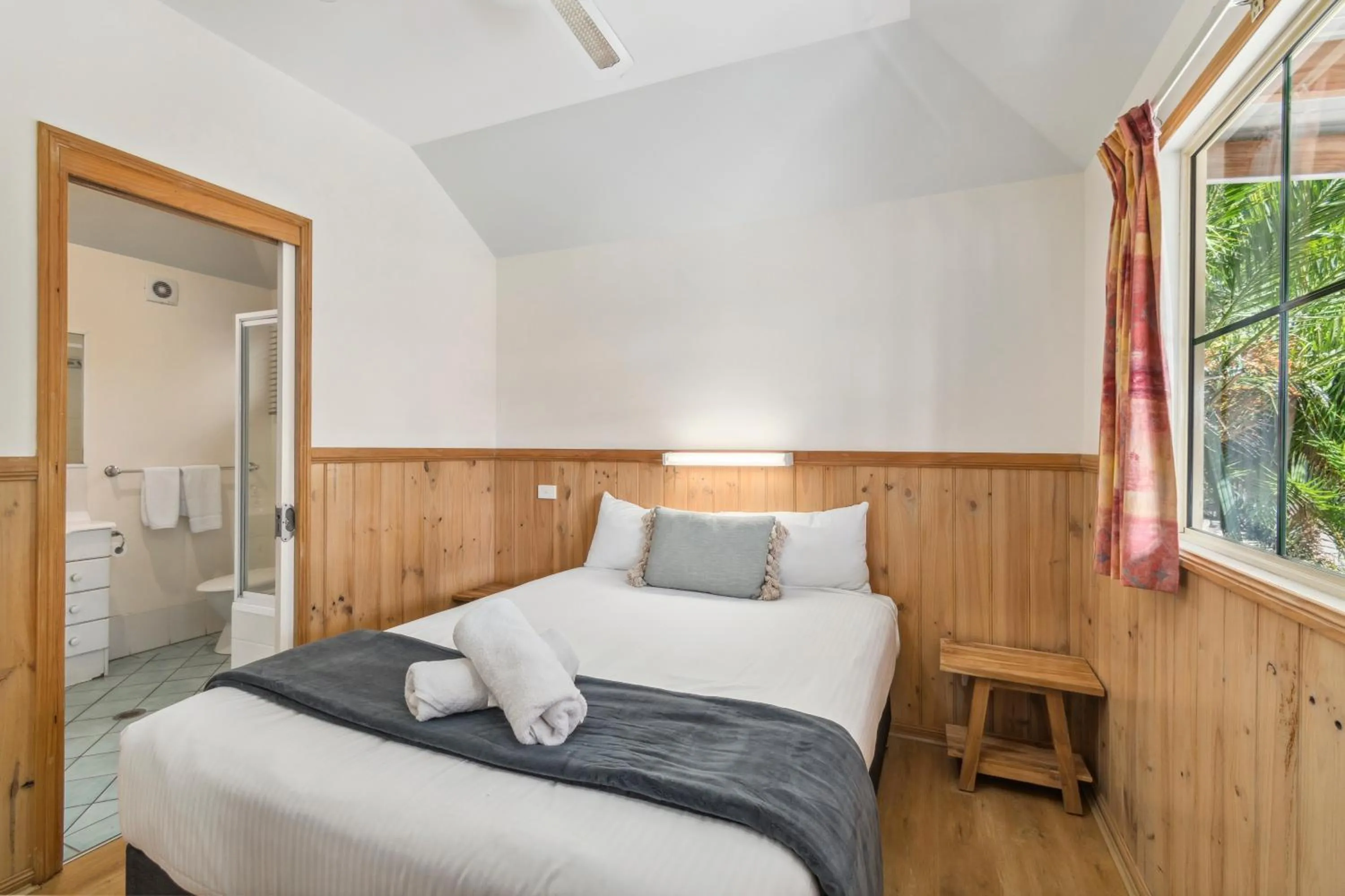 Bed in Batemans Bay Marina Resort