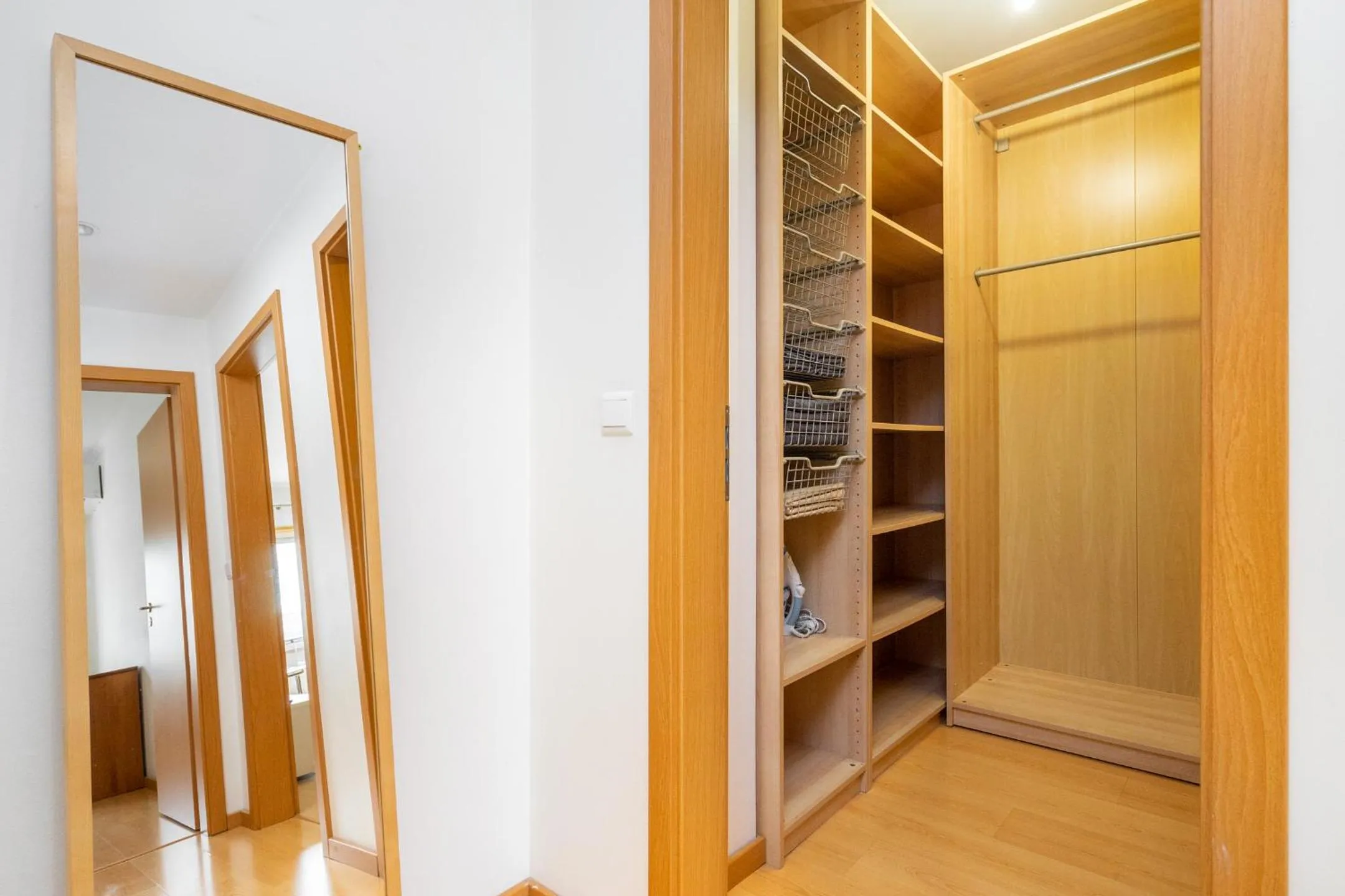 Other in Lisboa, Cidade, Elegant Apartment with Air Cond, Free WIFI and Near Metro, by IG