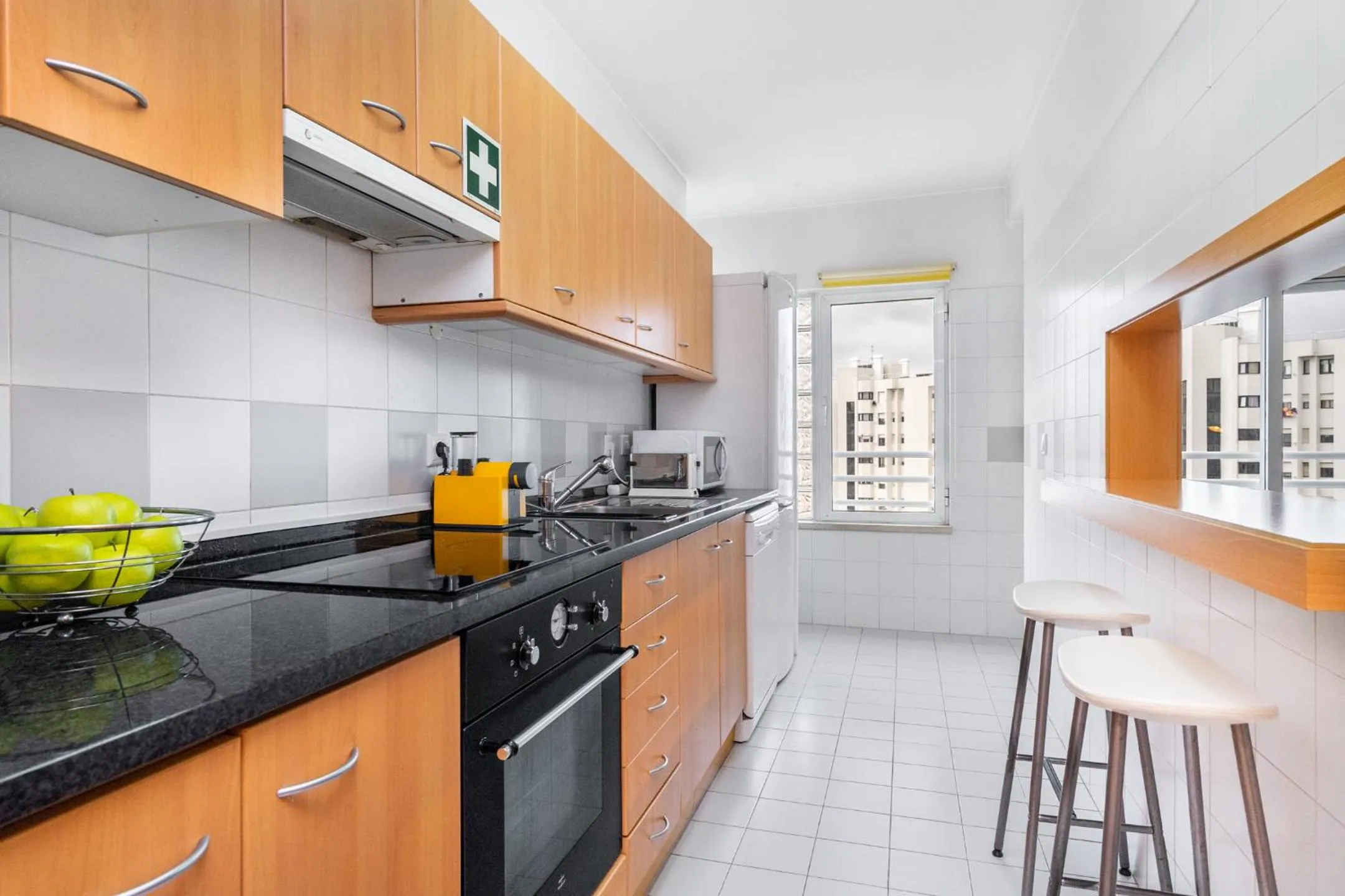 Kitchen or kitchenette in Lisboa, Cidade, Elegant Apartment with Air Cond, Free WIFI and Near Metro, by IG