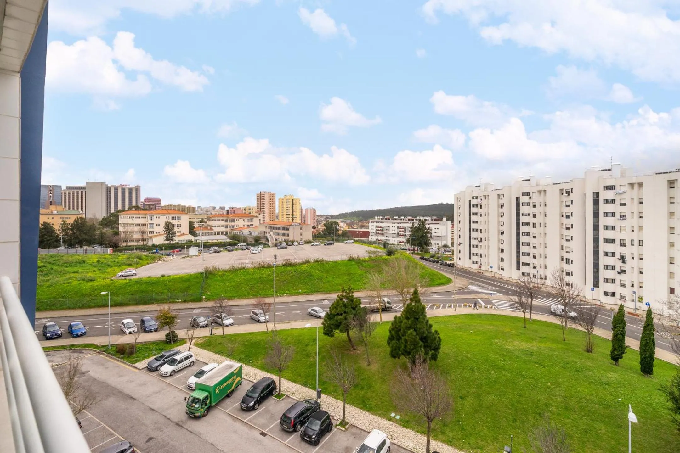 Street view in Lisboa, Cidade, Elegant Apartment with Air Cond, Free WIFI and Near Metro, by IG
