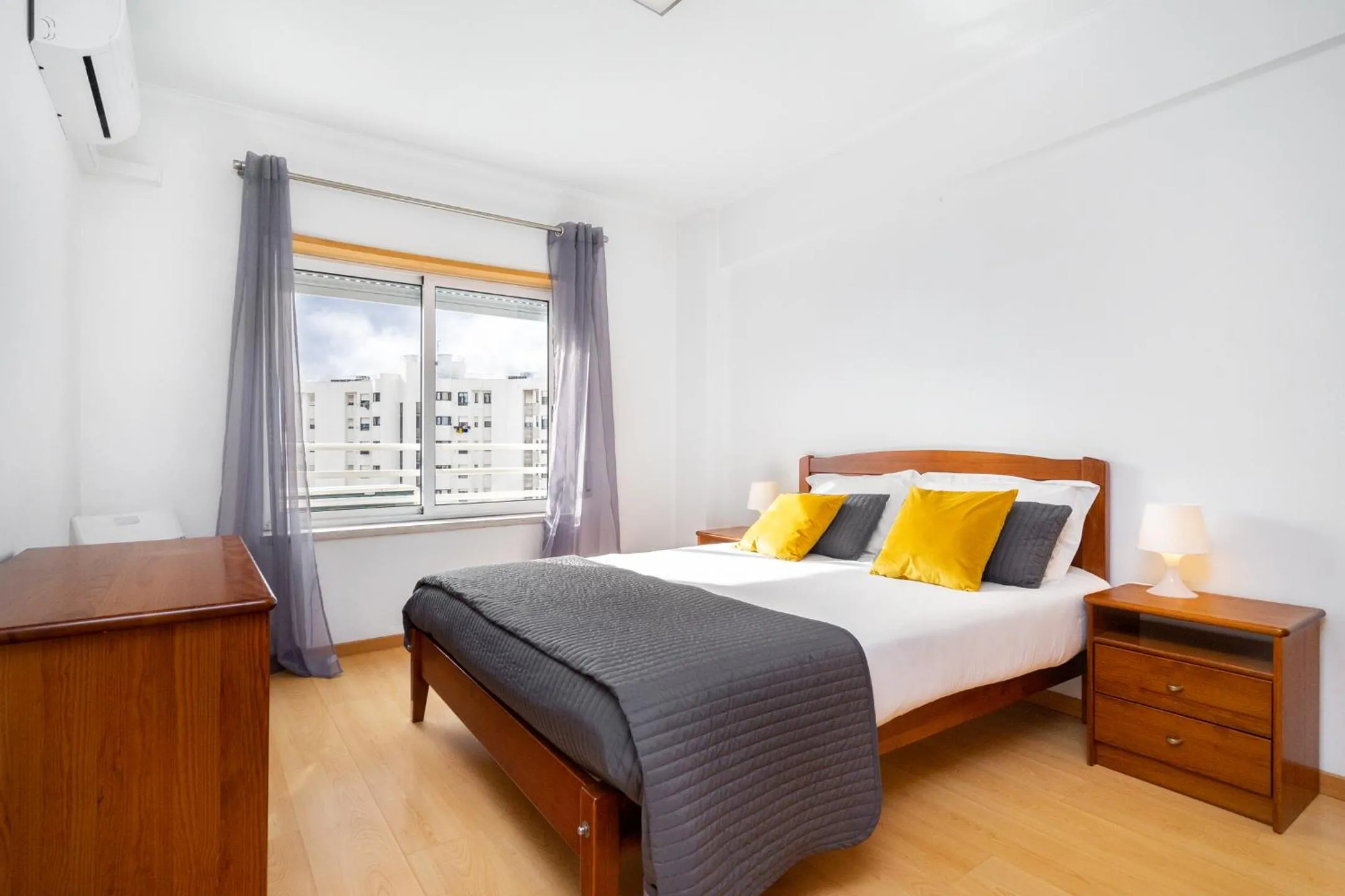 Bedroom, Bed in Lisboa, Cidade, Elegant Apartment with Air Cond, Free WIFI and Near Metro, by IG
