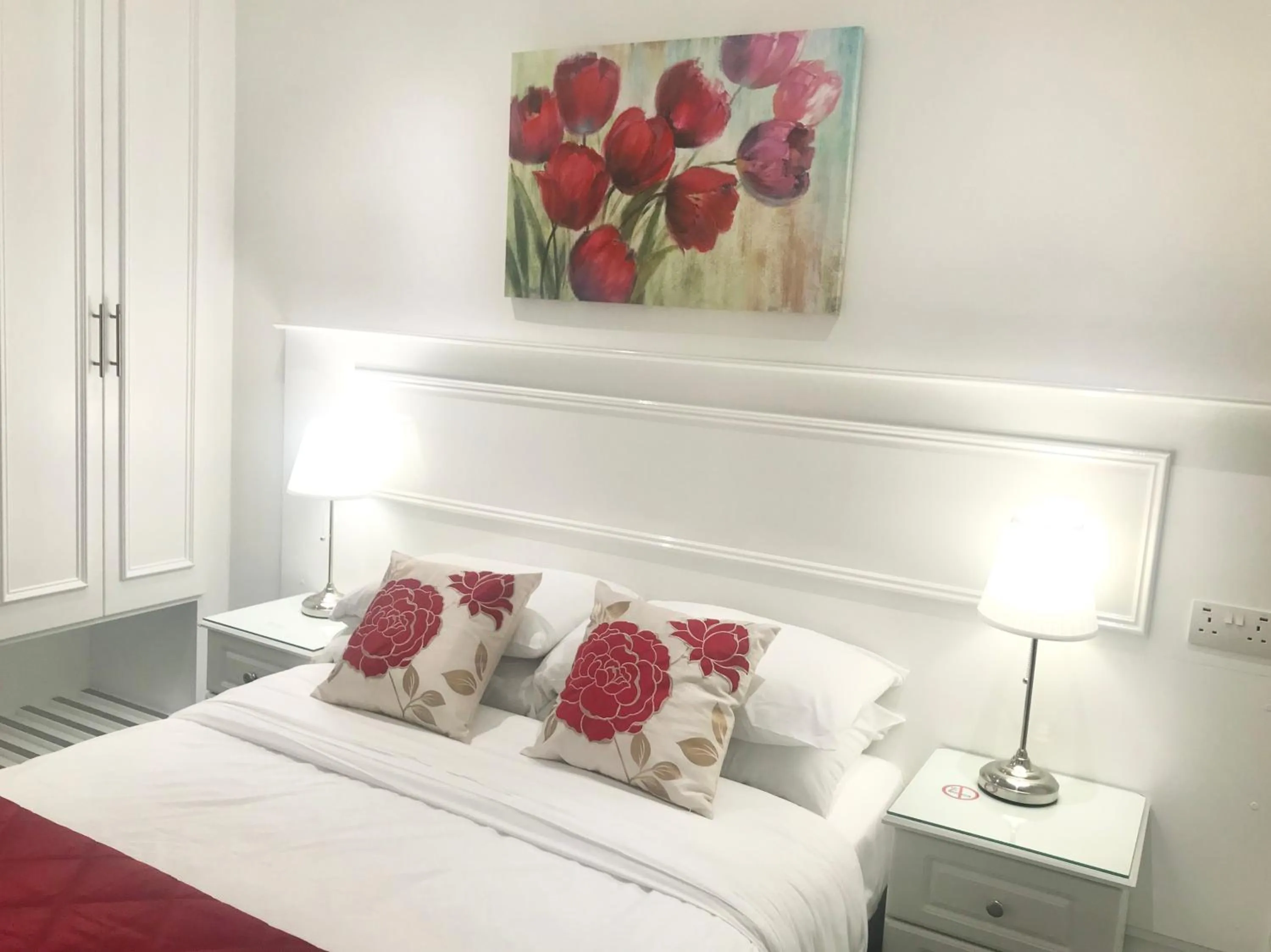 Bedroom, Bed in Dergvale Hotel