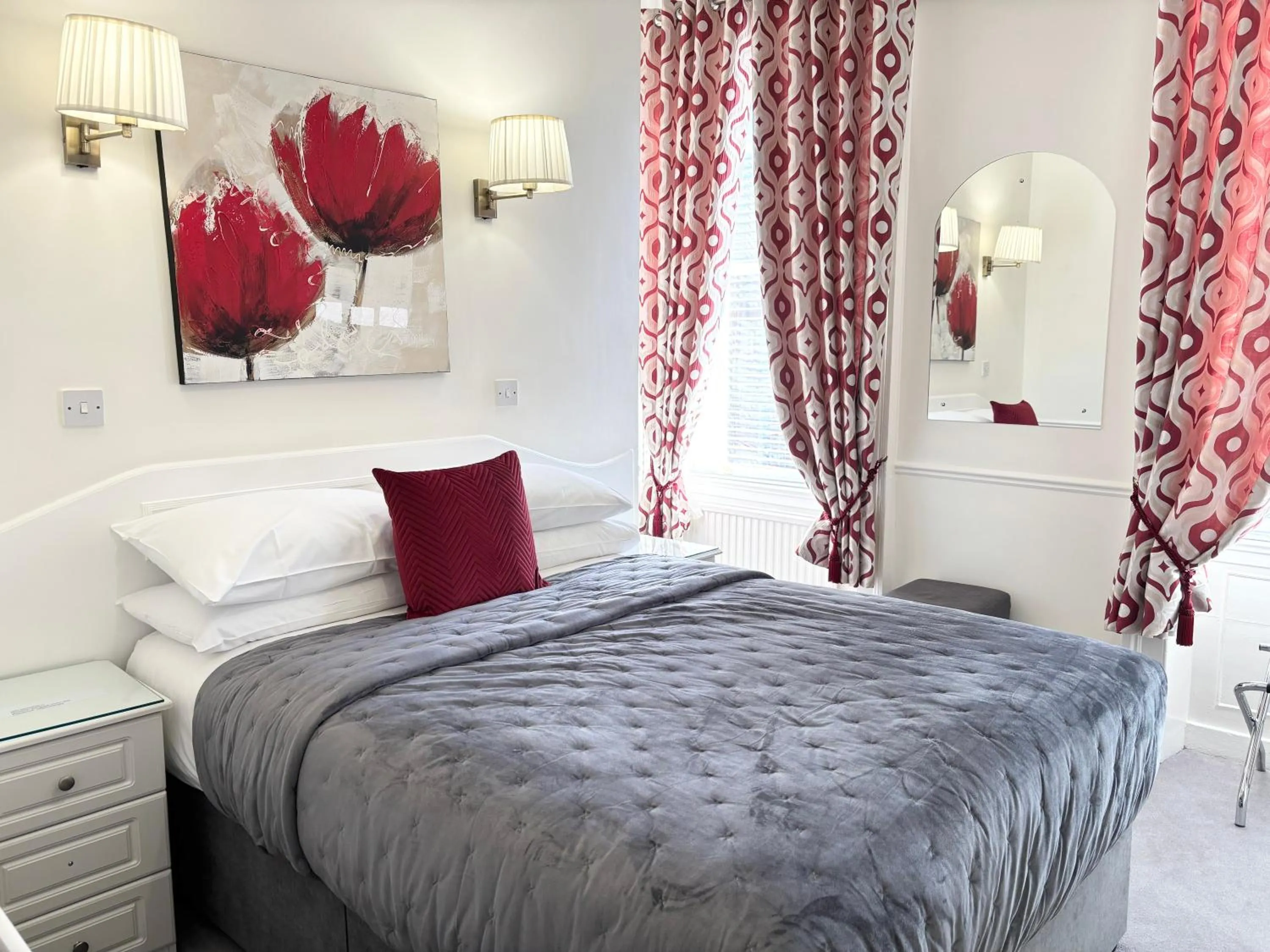 Bedroom, Bed in Dergvale Hotel