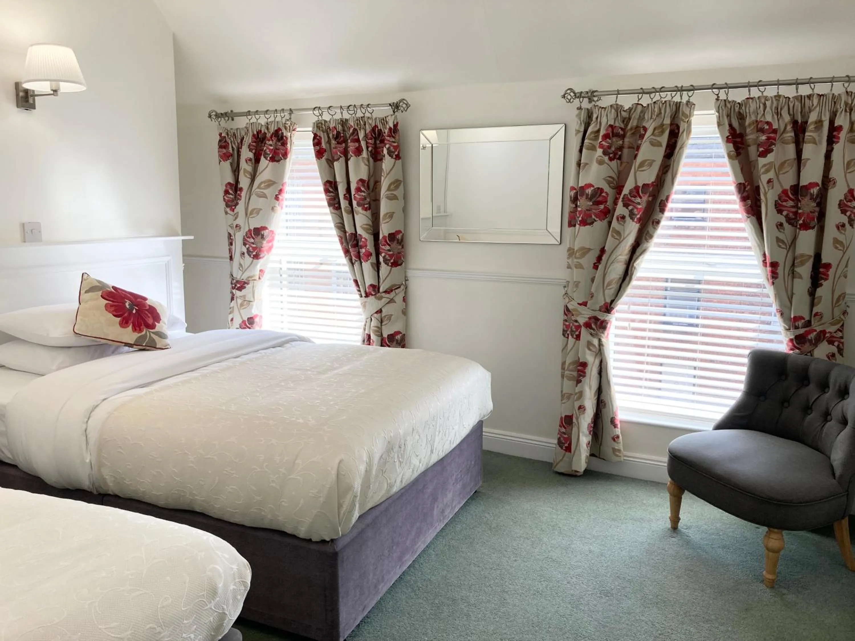 Bedroom, Bed in Dergvale Hotel