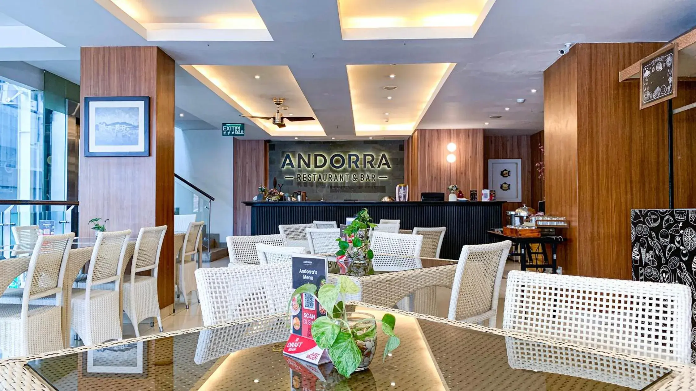 Restaurant/places to eat in PYRENEES Malioboro Hotel Restaurant/places to eat in PYRENEES Malioboro Hotel