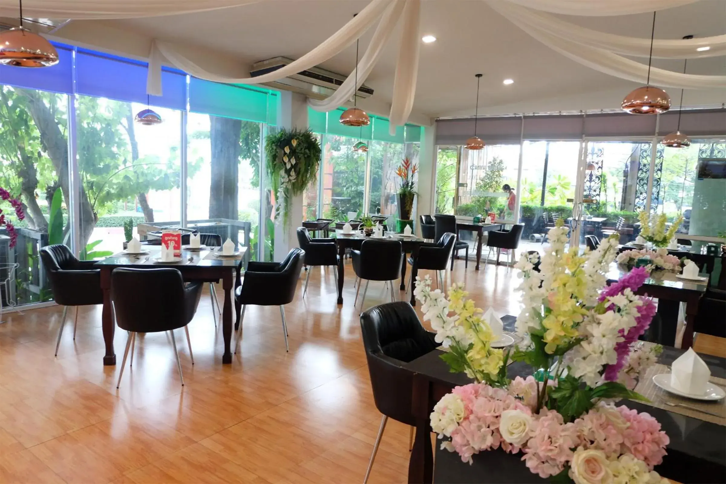 Restaurant/places to eat in Grand Hill Resort and Spa Restaurant/places to eat in Grand Hill Resort and Spa