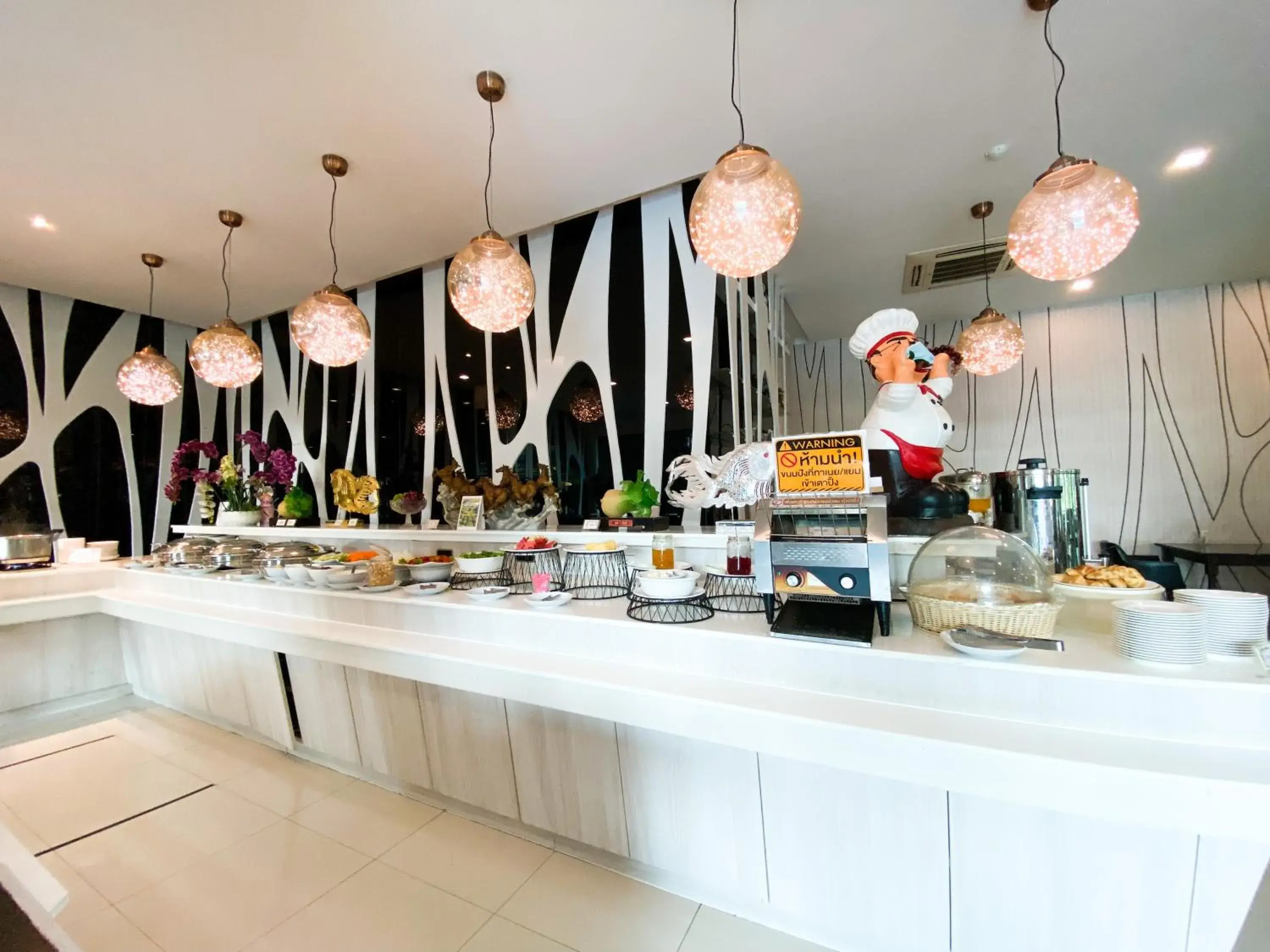Restaurant/places to eat in Grand Hill Resort and Spa Restaurant/places to eat in Grand Hill Resort and Spa