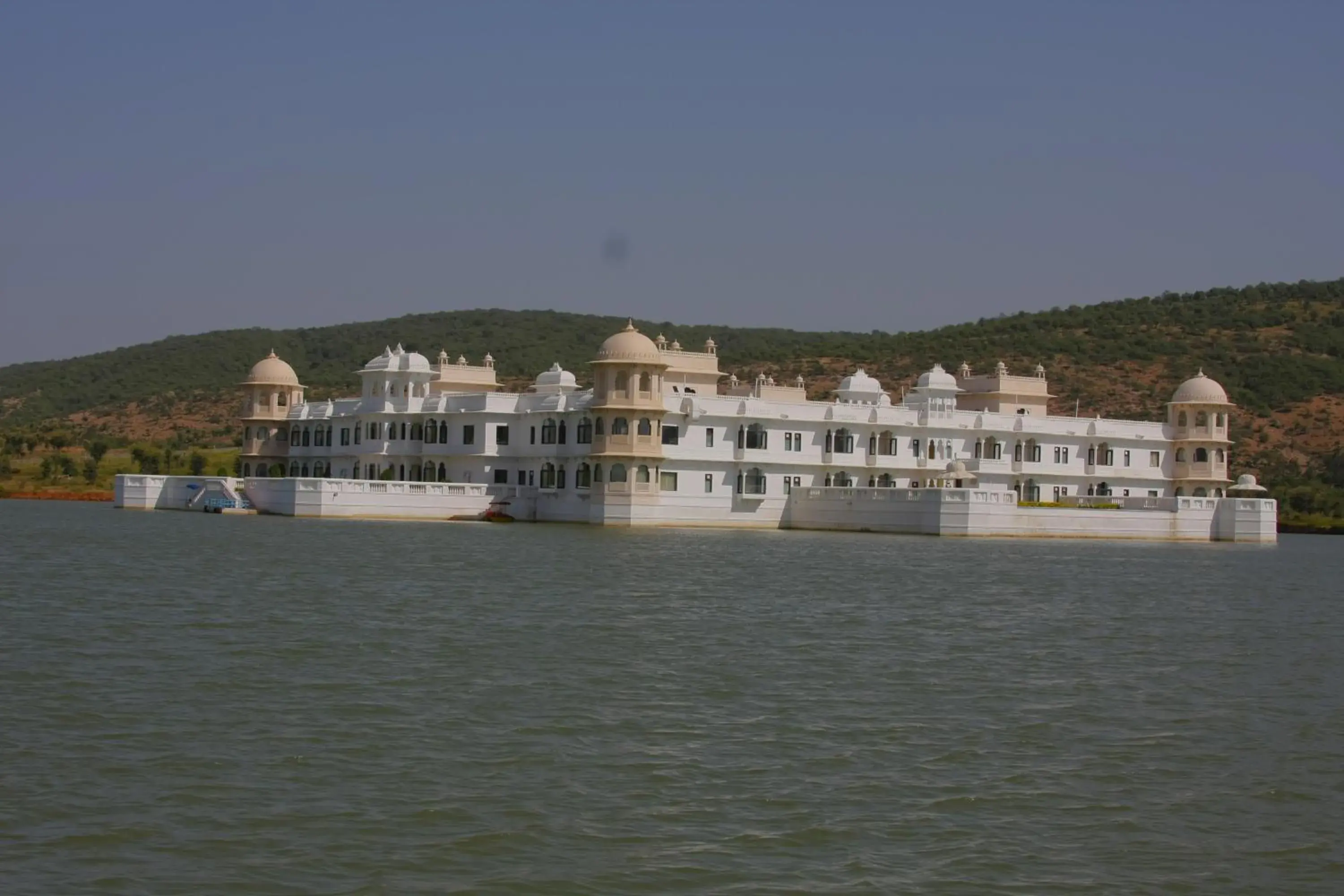 Property building in jüSTa Lake Nahargarh Palace, Chittorgarh Property building in jüSTa Lake Nahargarh Palace, Chittorgarh