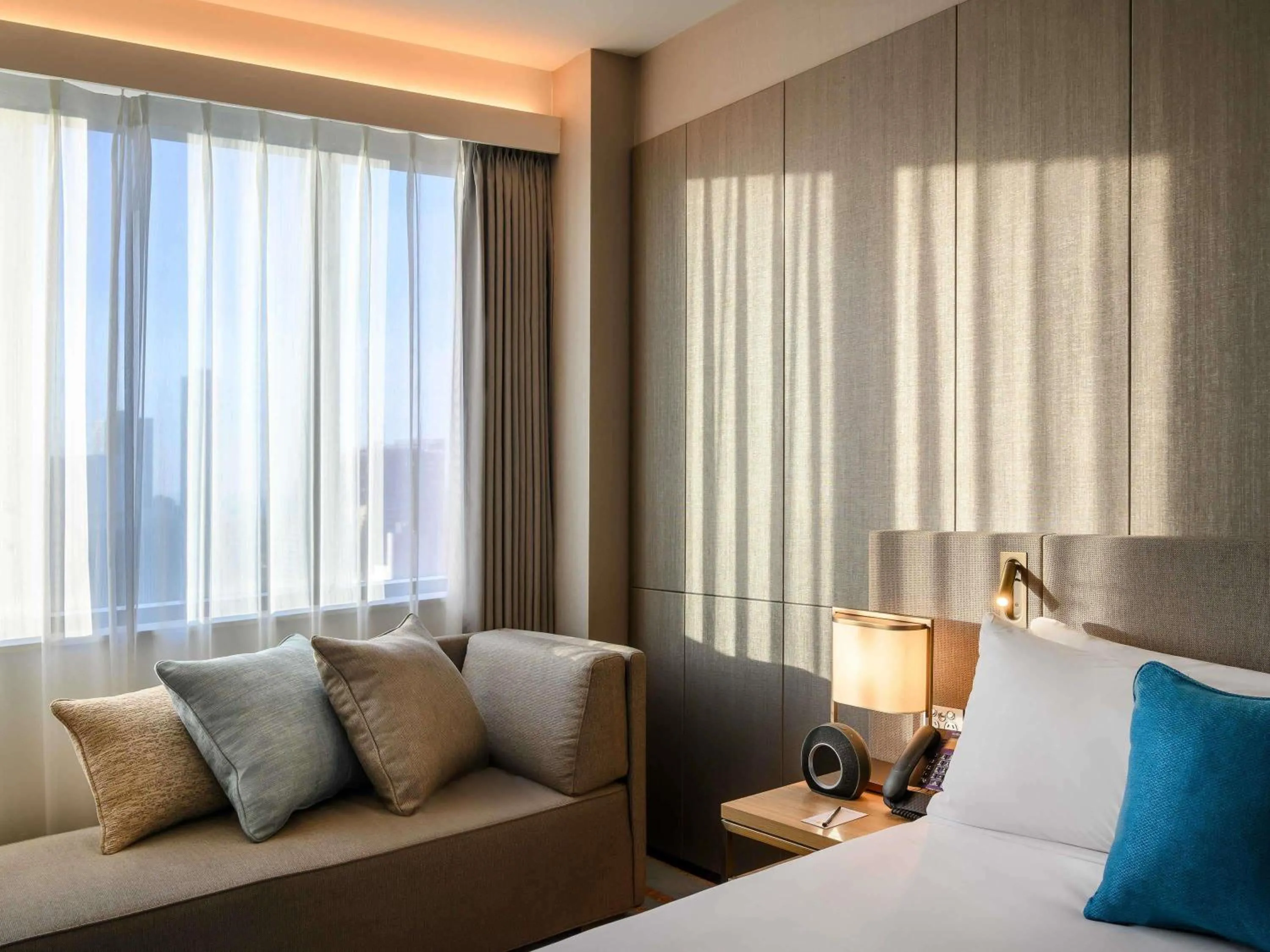 Bedroom, Bed in Novotel Melbourne Central