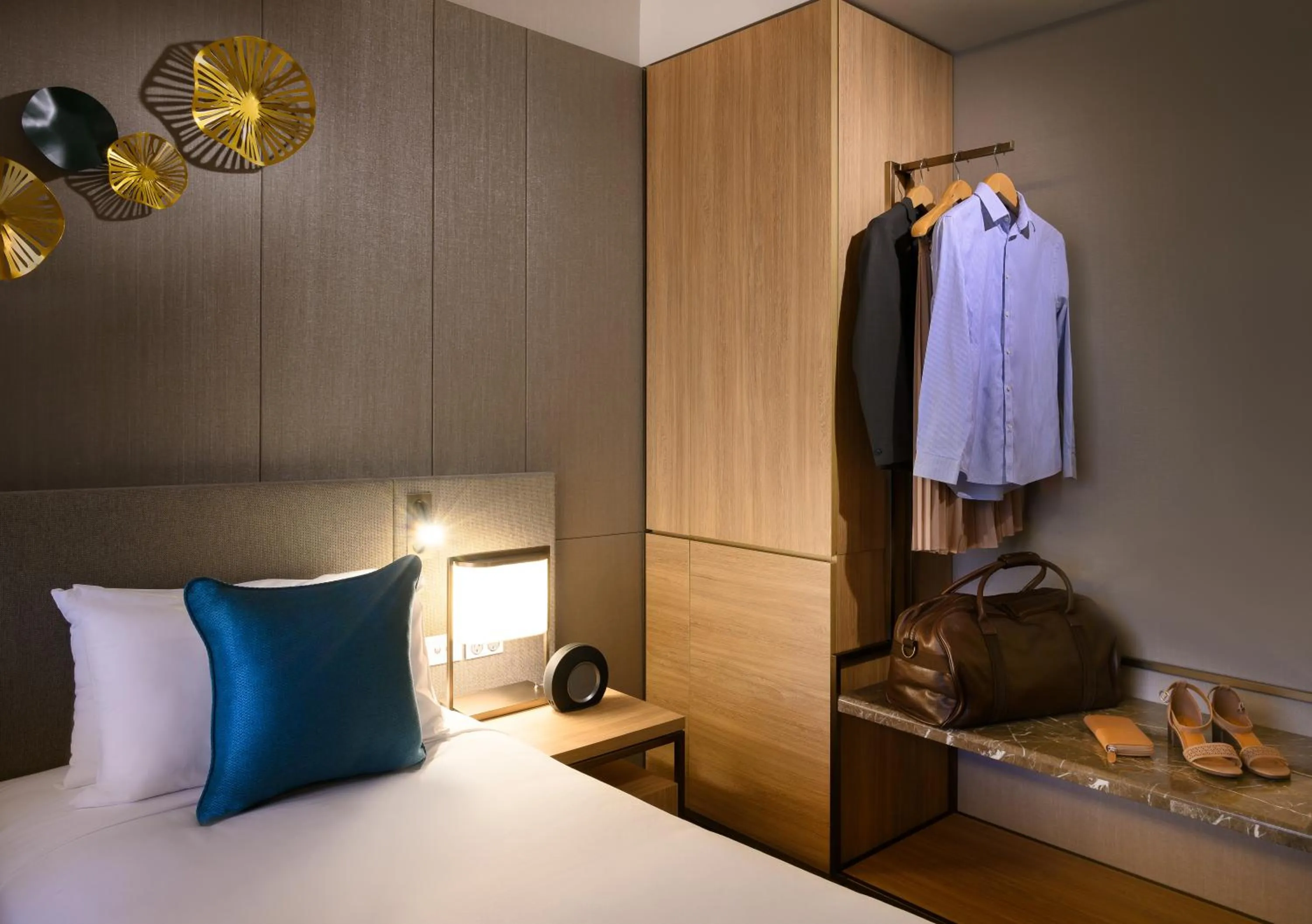 Living room, Bed in Novotel Melbourne Central