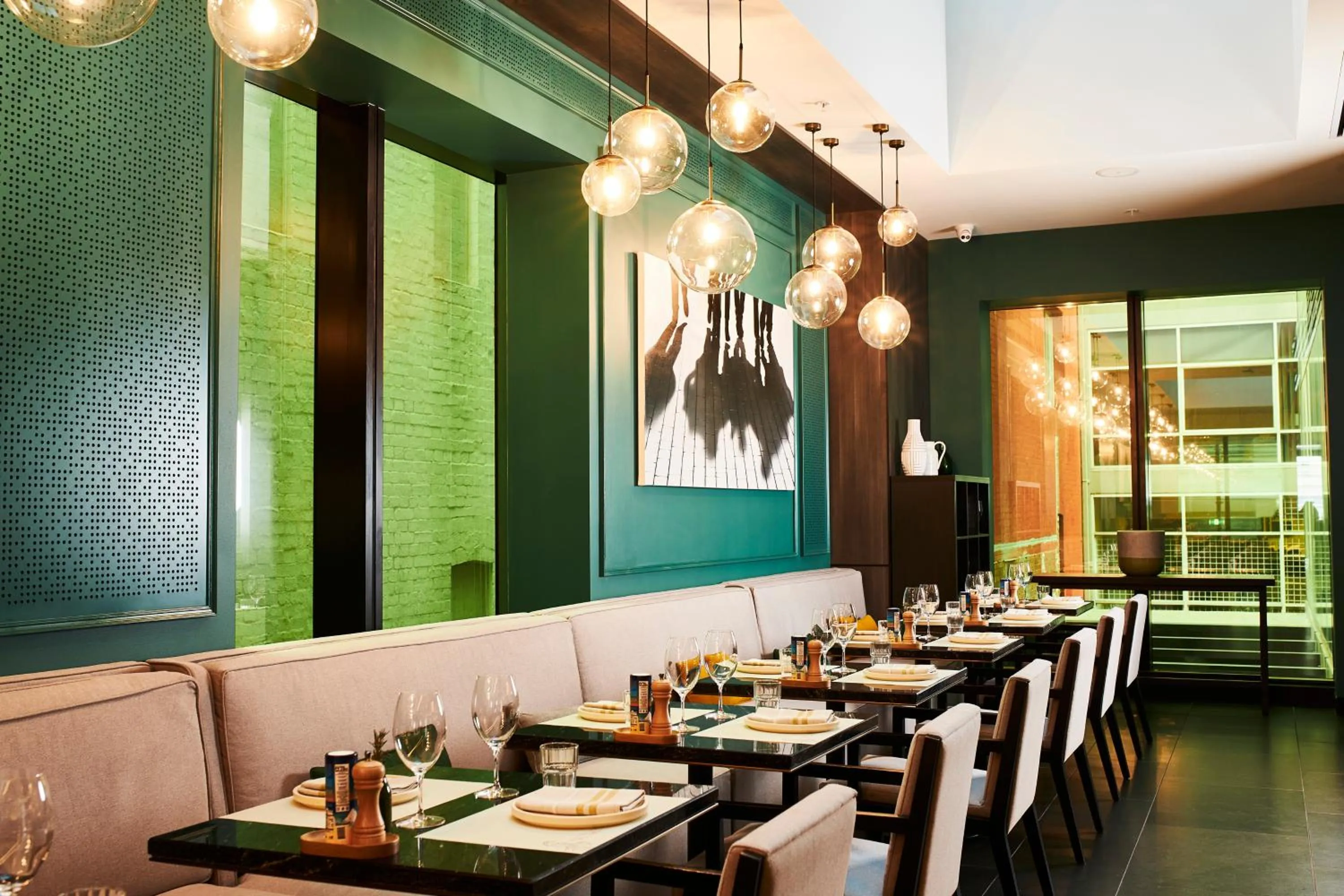 Restaurant/places to eat in Novotel Melbourne Central