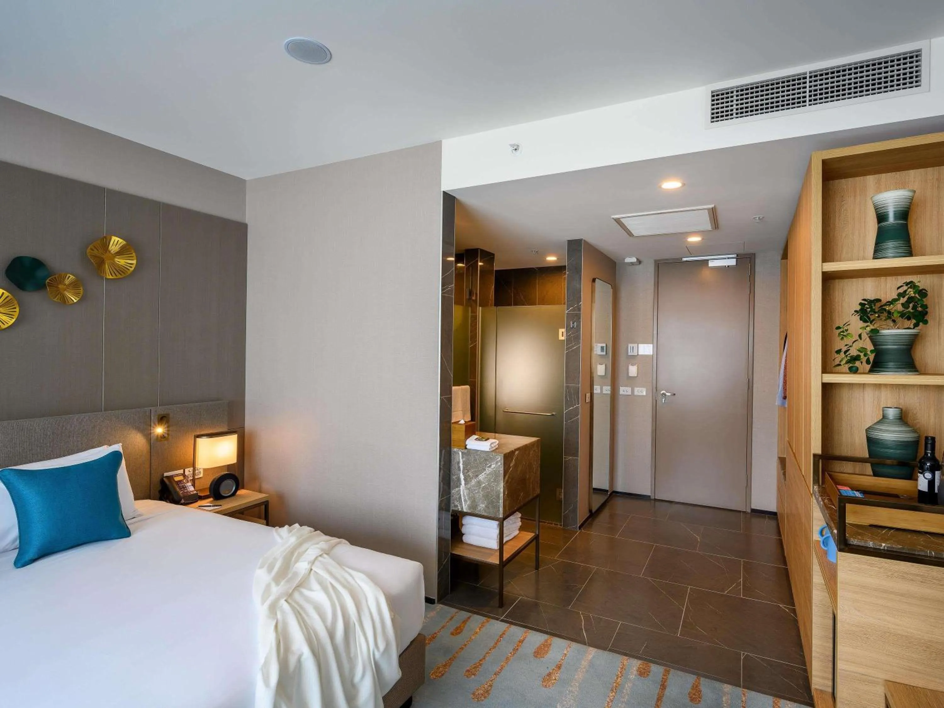 Bedroom, Bed in Novotel Melbourne Central