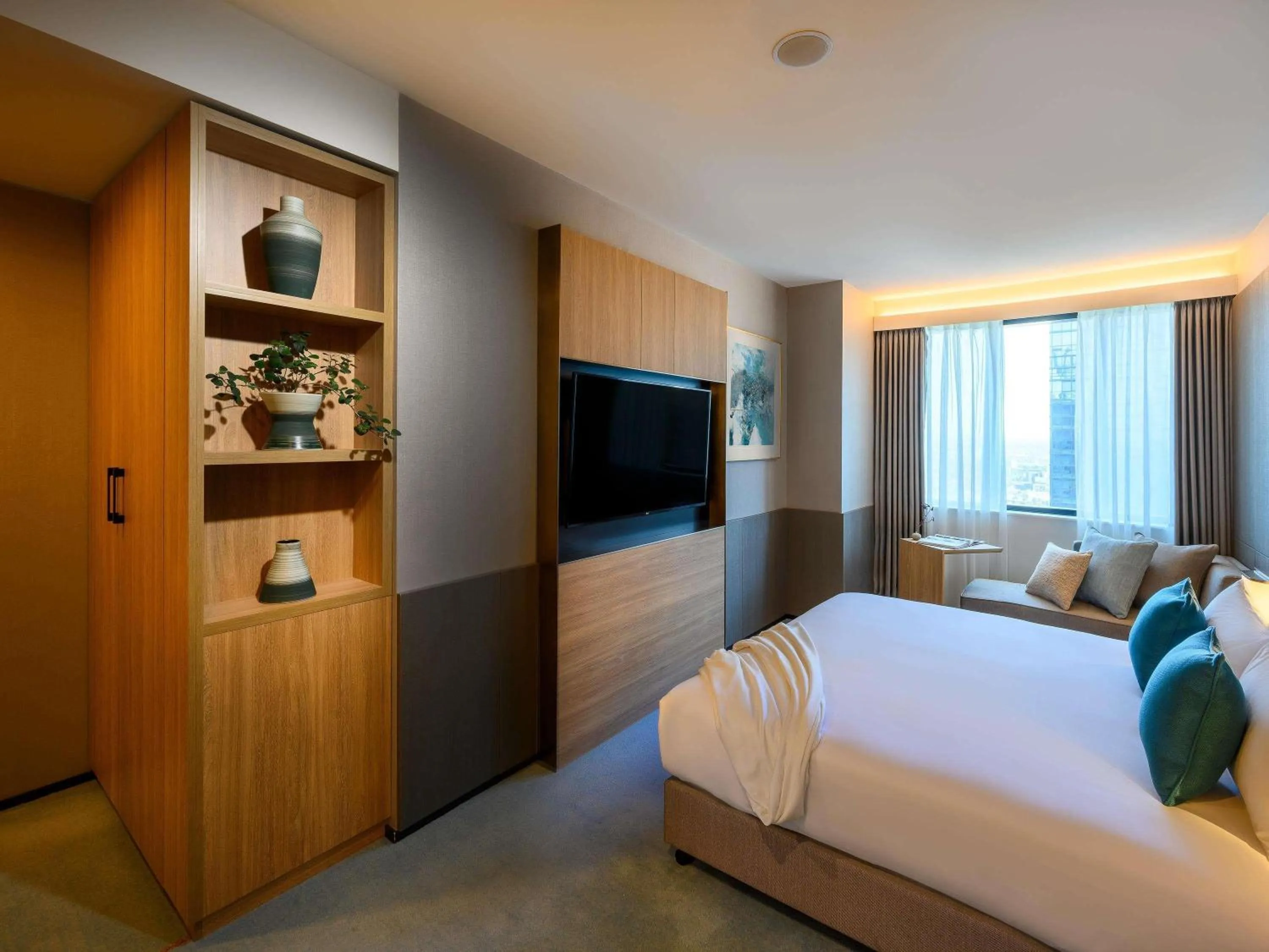 Bedroom, Bed in Novotel Melbourne Central