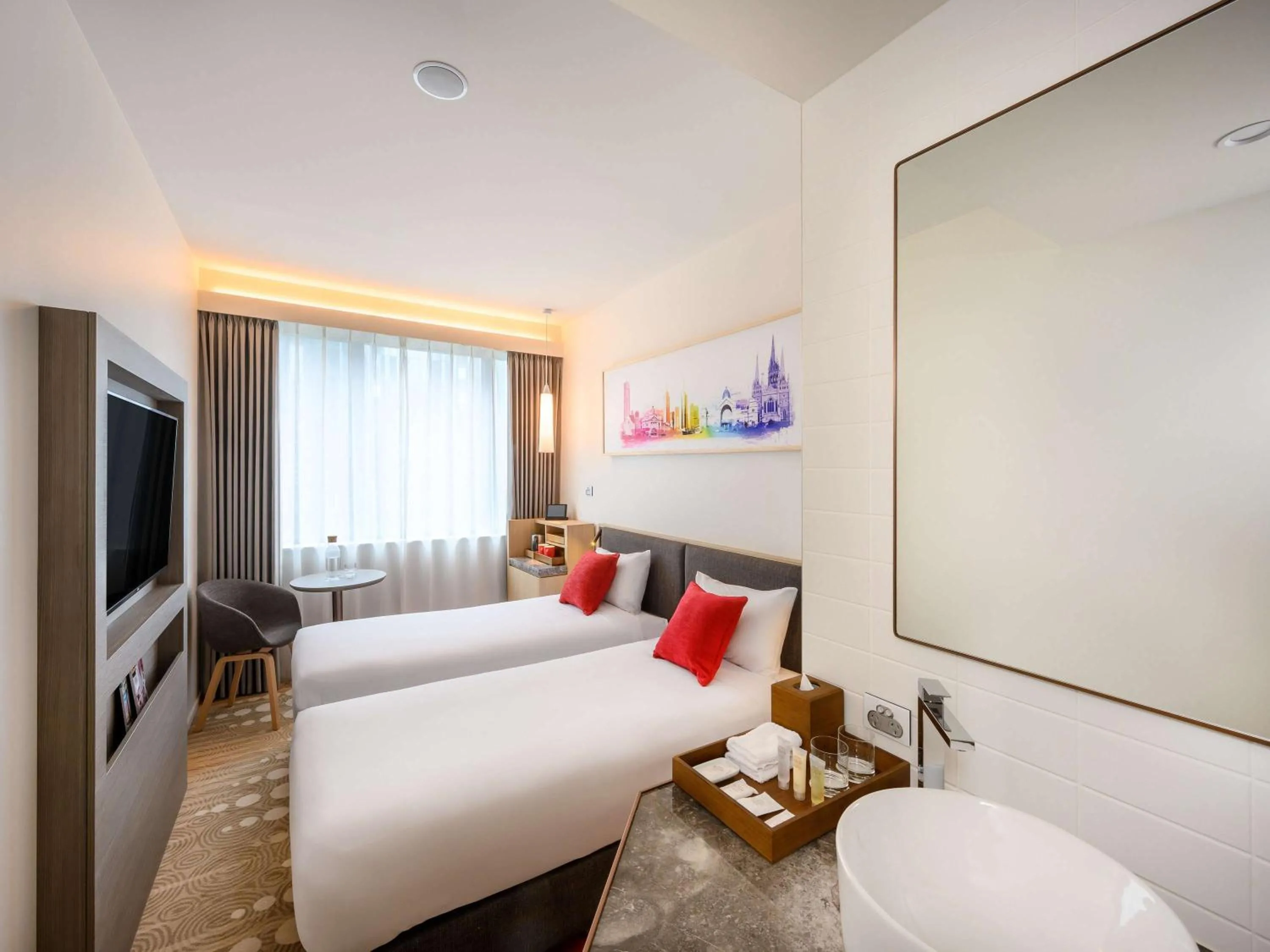 Photo of the whole room, Bed in ibis Melbourne Central