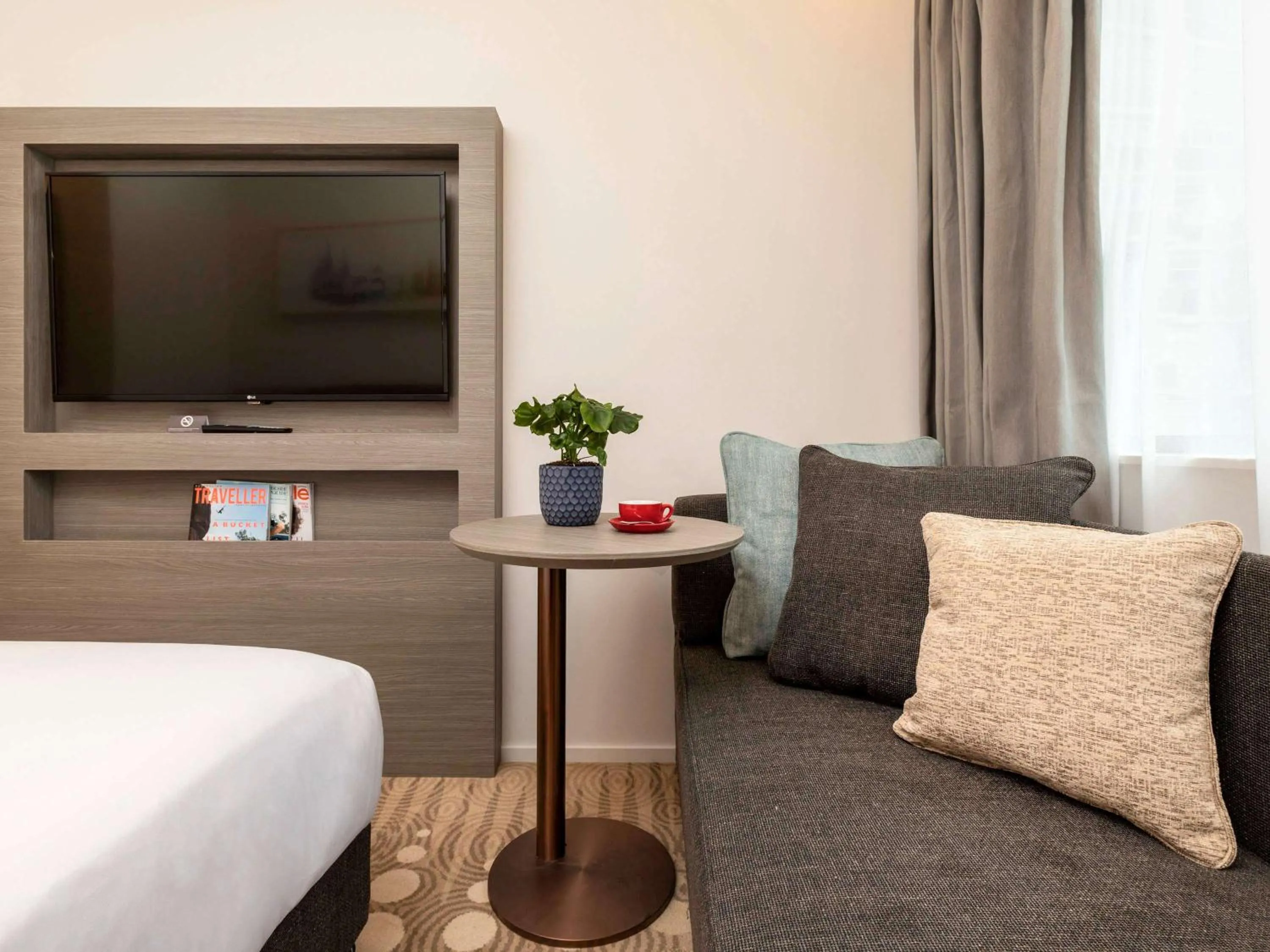 Photo of the whole room, Bed in ibis Melbourne Central