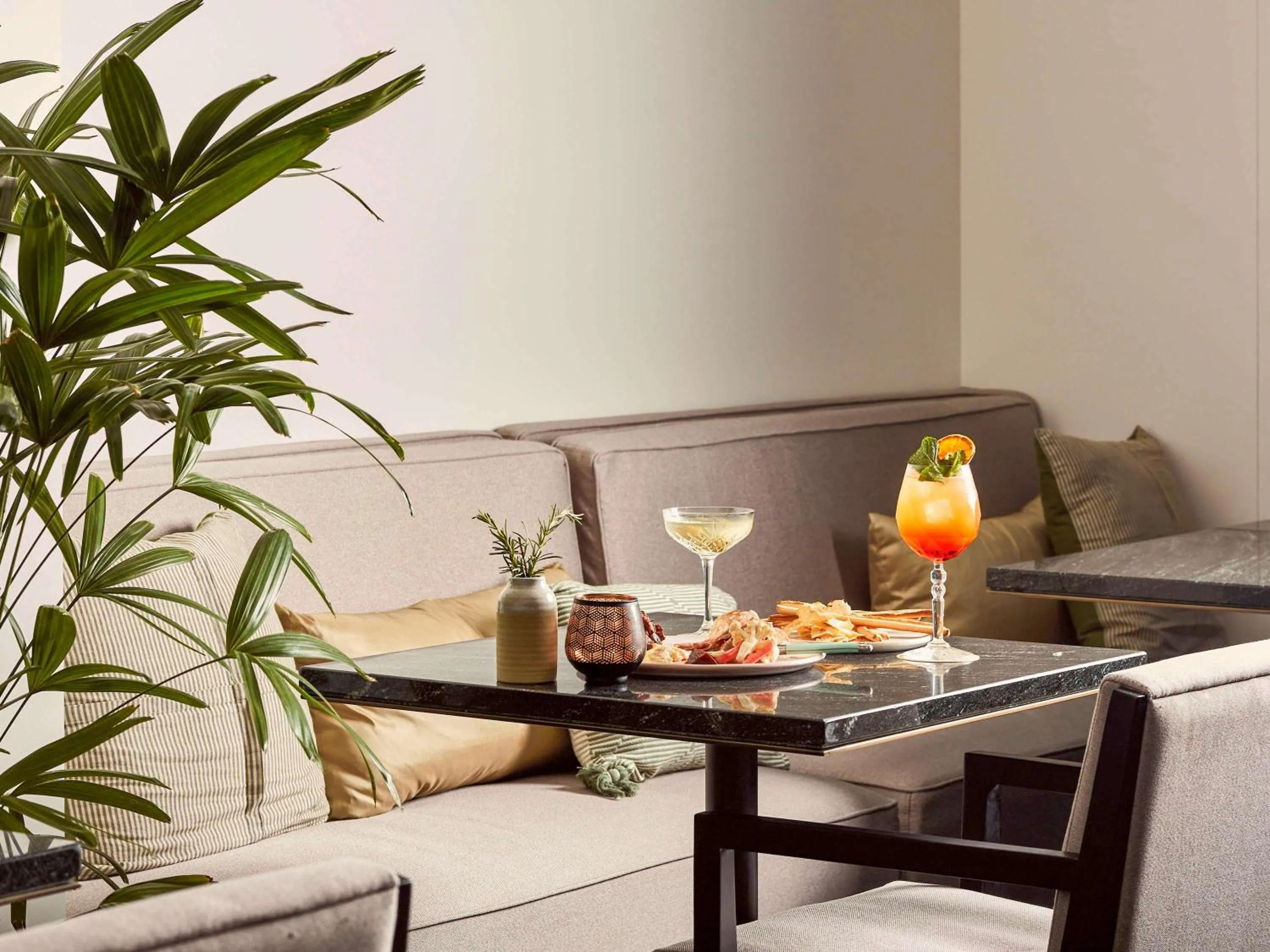 Lounge or bar in ibis Melbourne Central