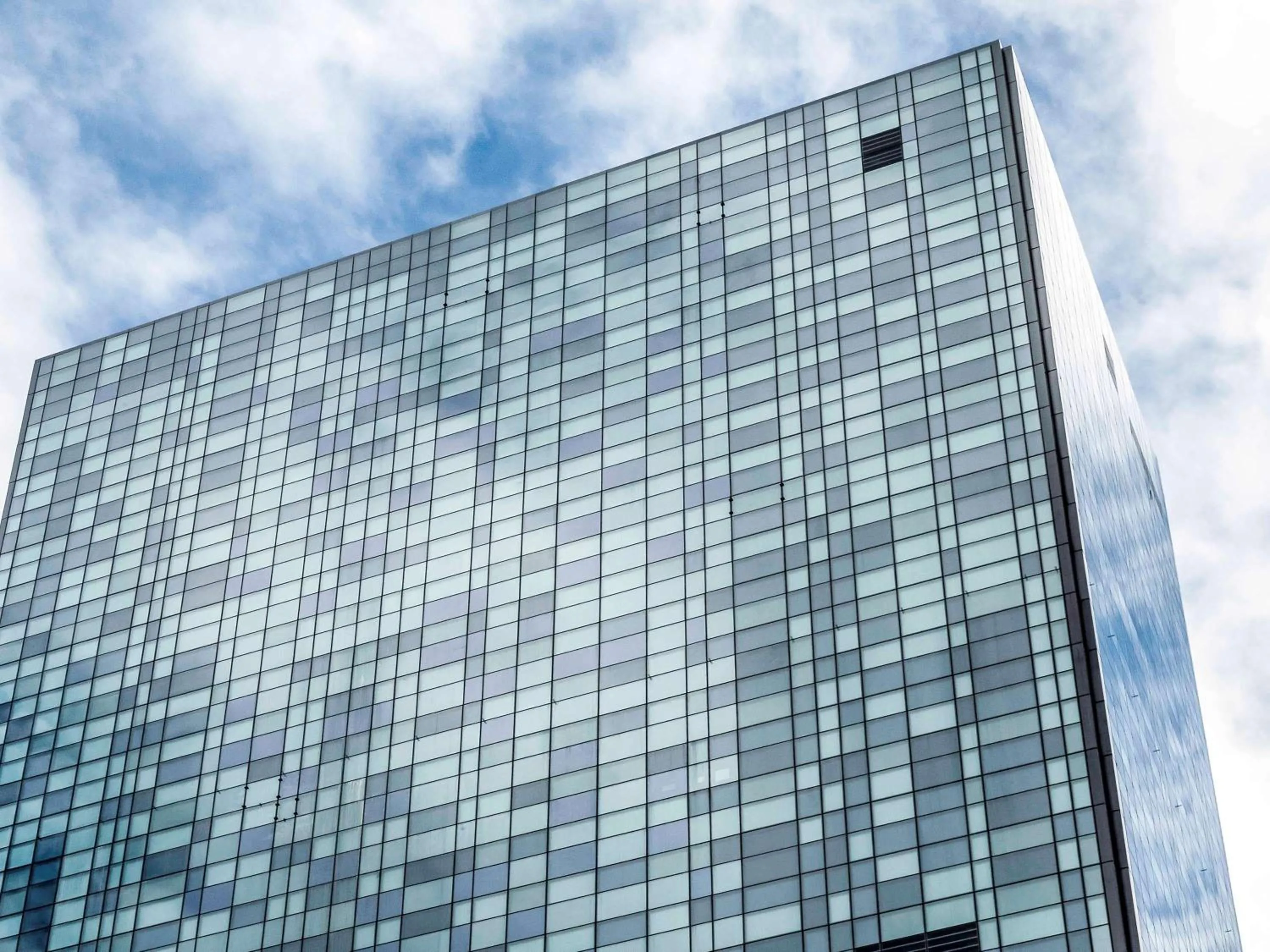 Property building in ibis Melbourne Central