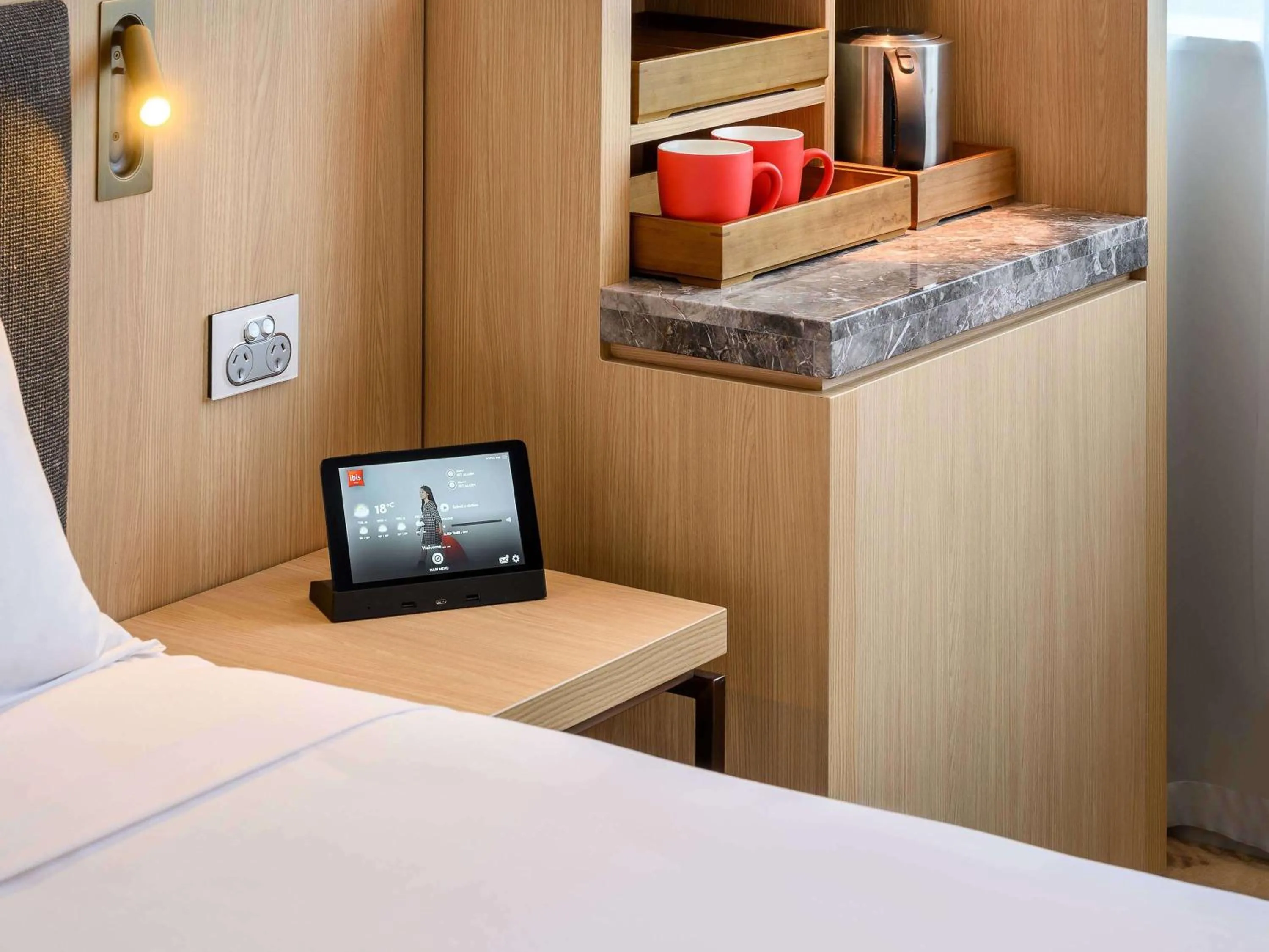 Photo of the whole room, Bed in ibis Melbourne Central