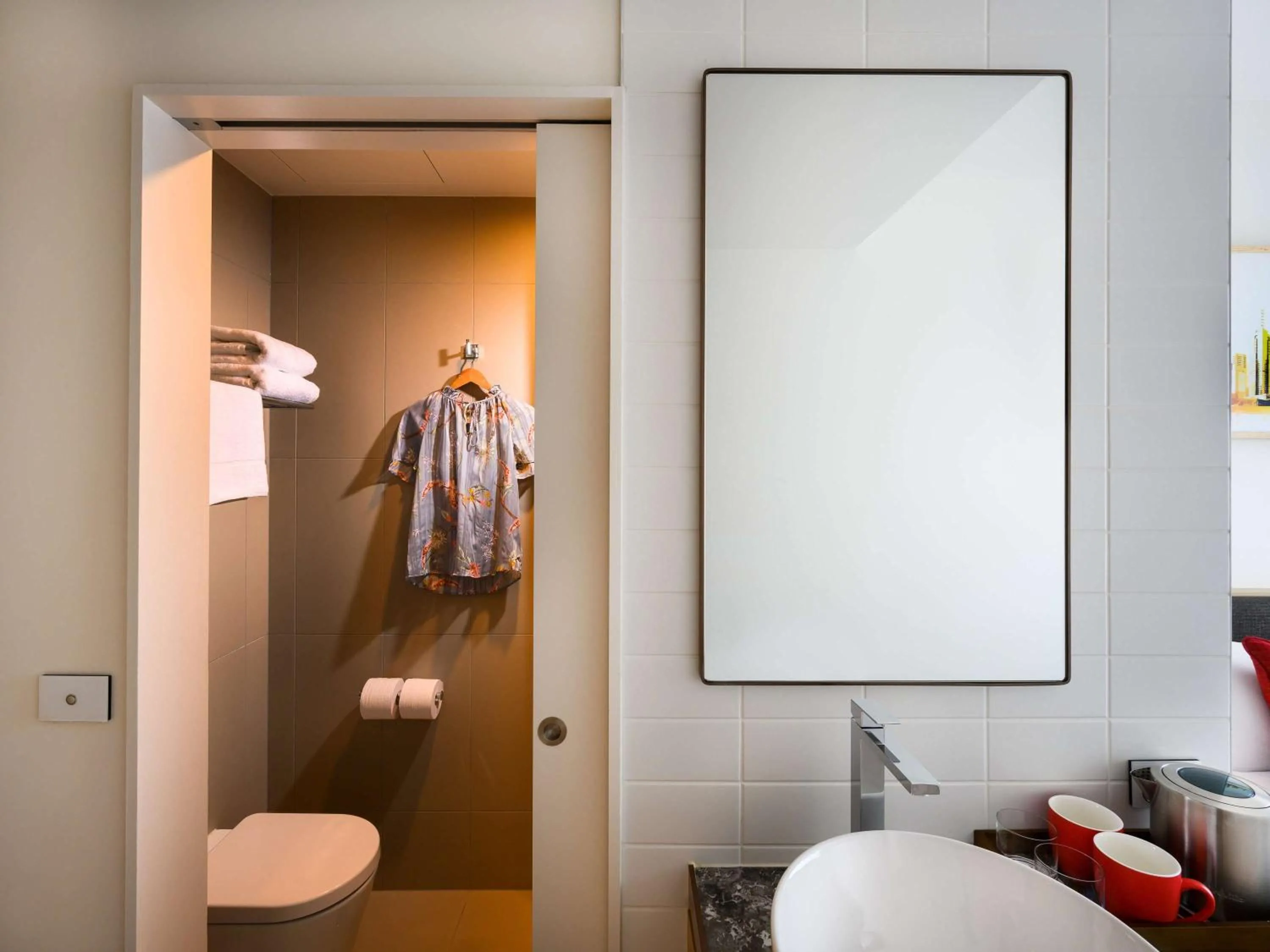 Photo of the whole room in ibis Melbourne Central