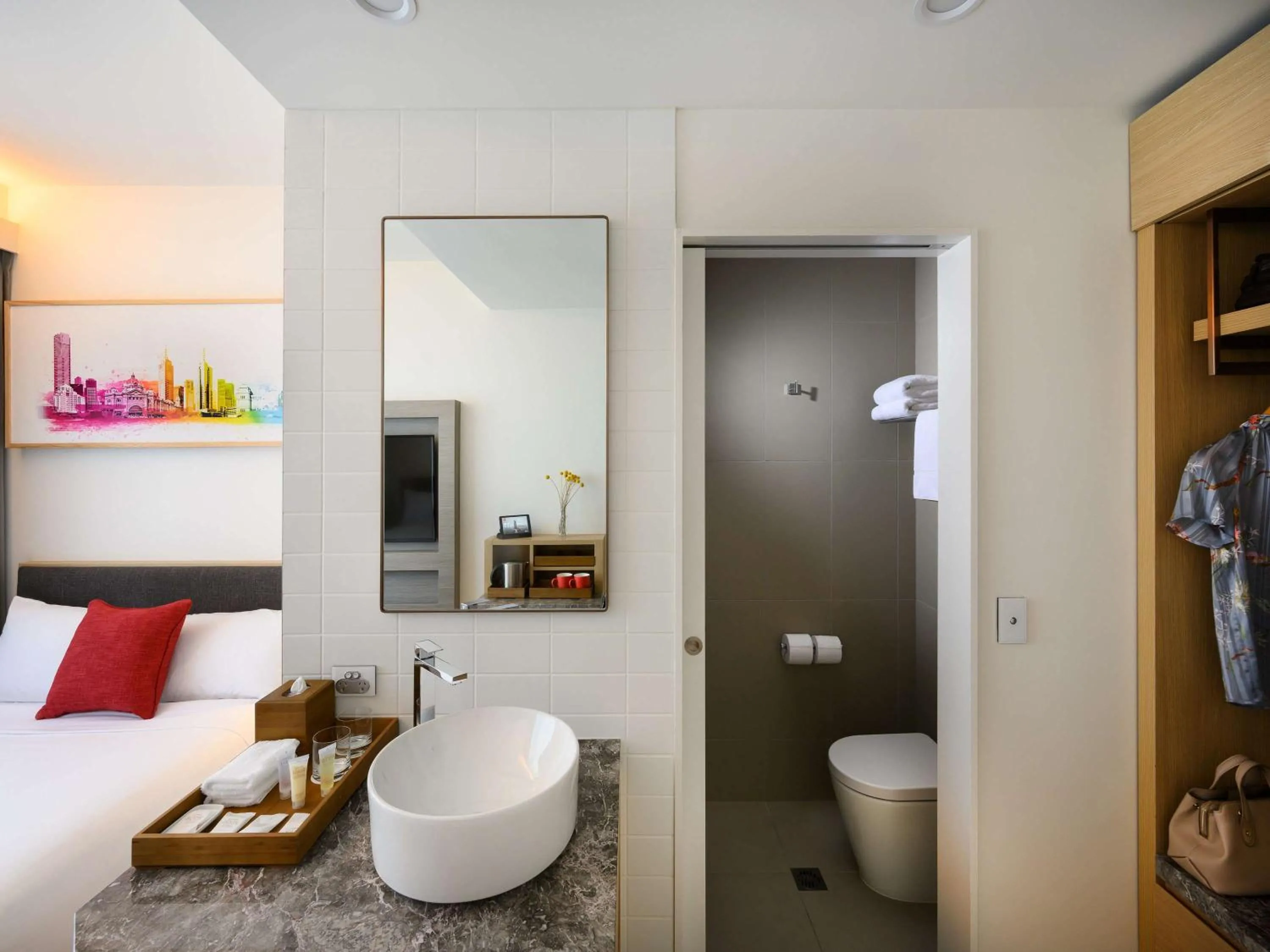 Photo of the whole room in ibis Melbourne Central