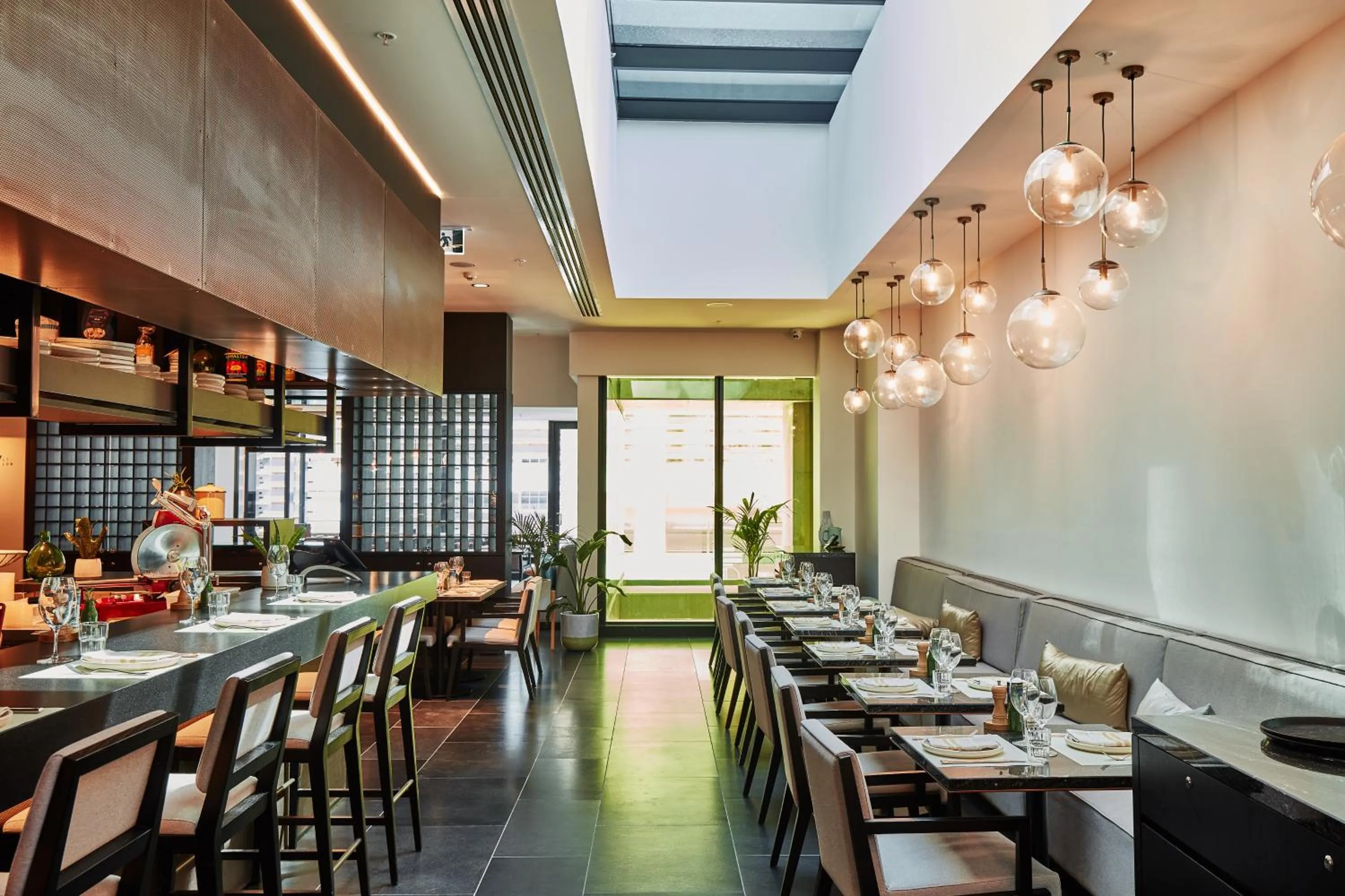 Food and drinks in ibis Melbourne Central