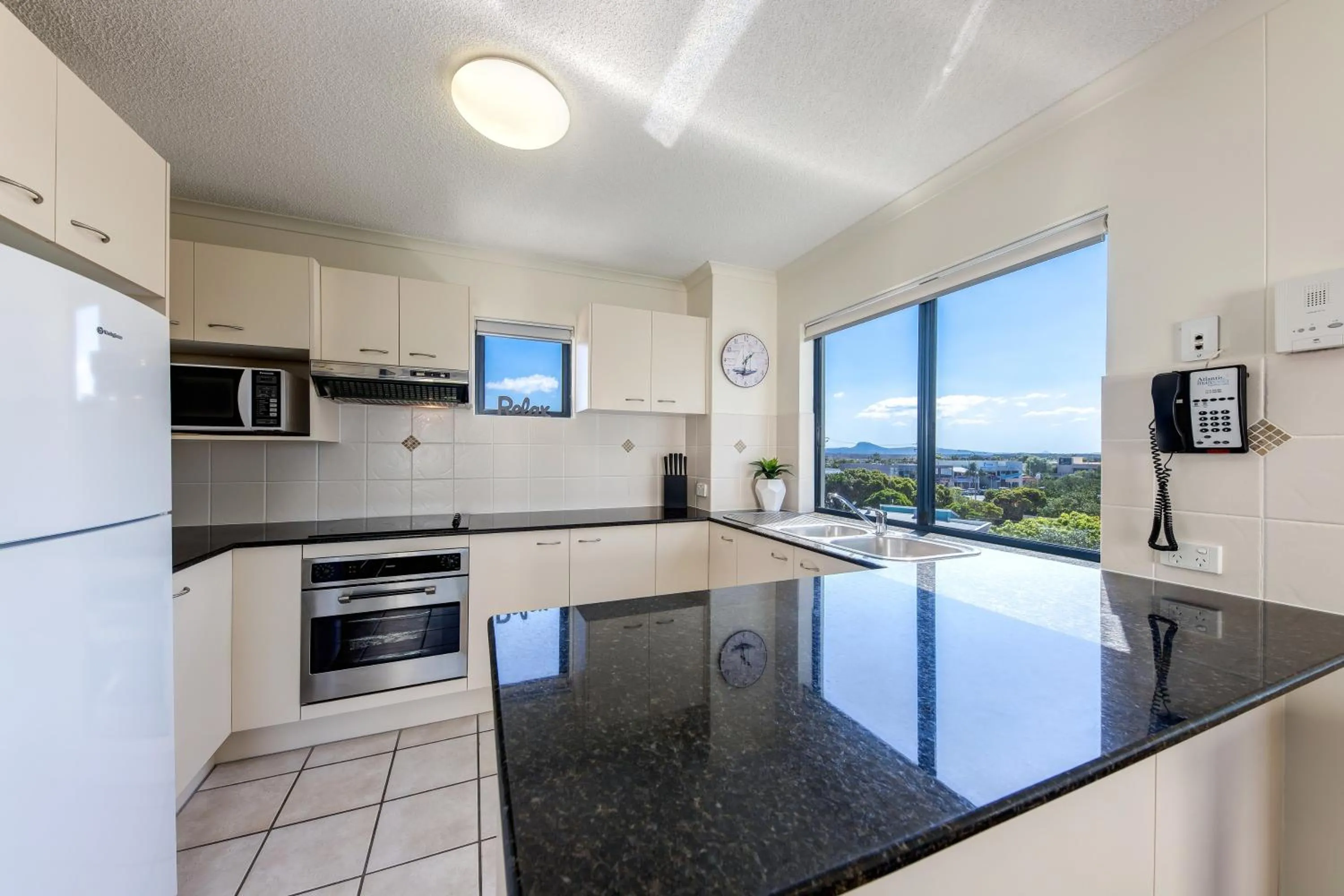 Kitchen or kitchenette in Atlantis Marcoola