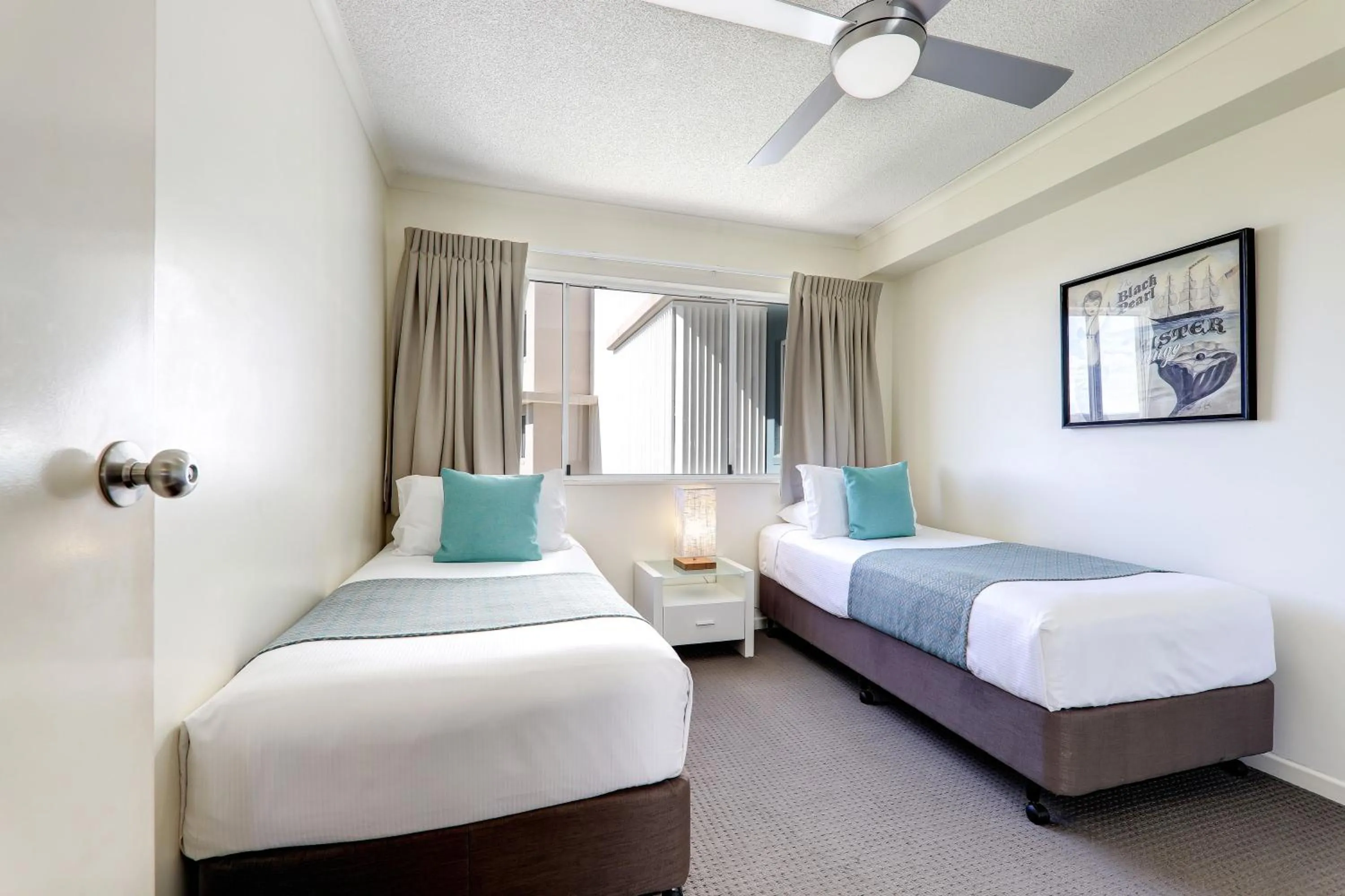 Bedroom, Bed in Atlantis Marcoola