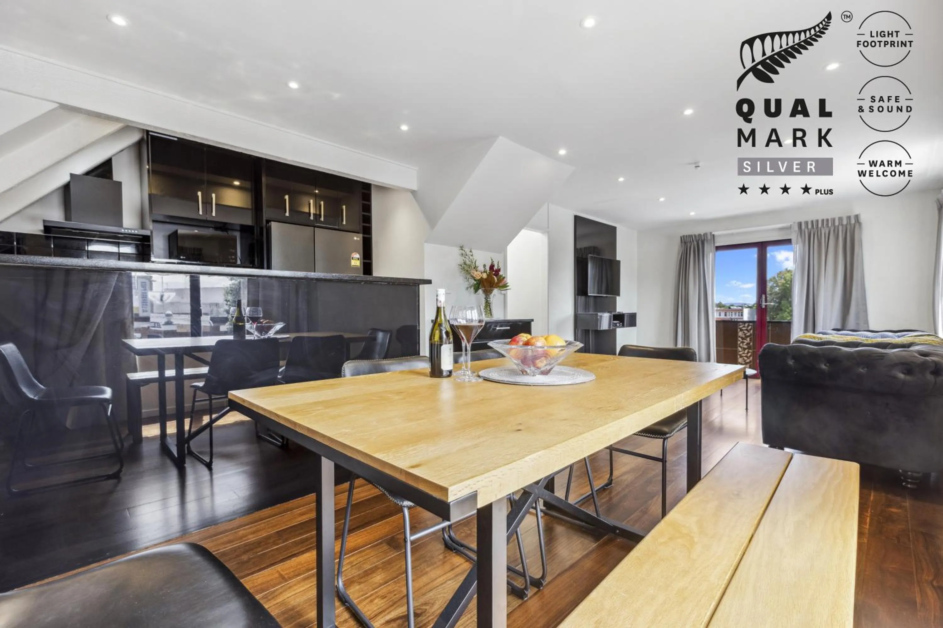 TV and multimedia in Knights Inn