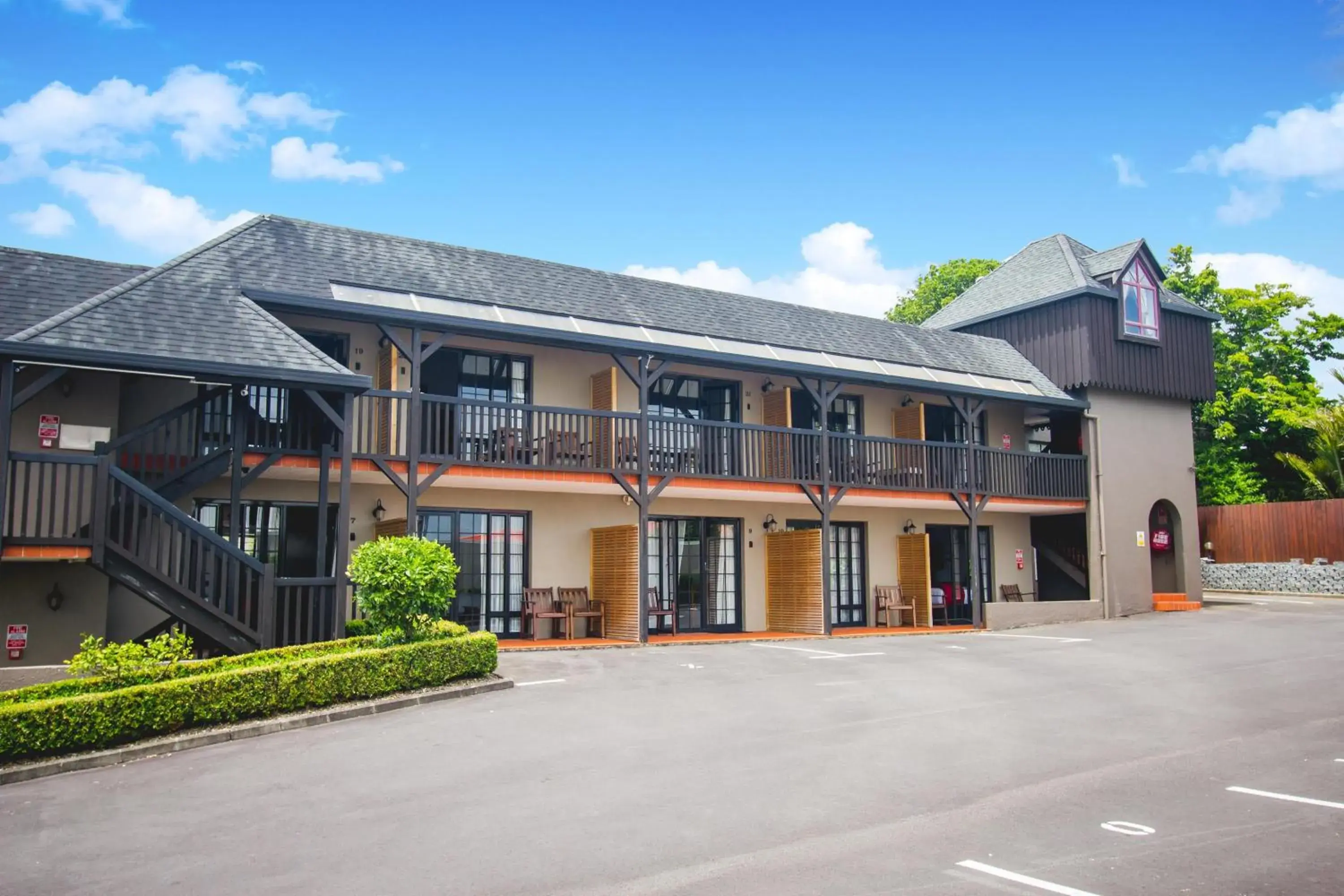 Facade/entrance, Property Building in Knights Inn