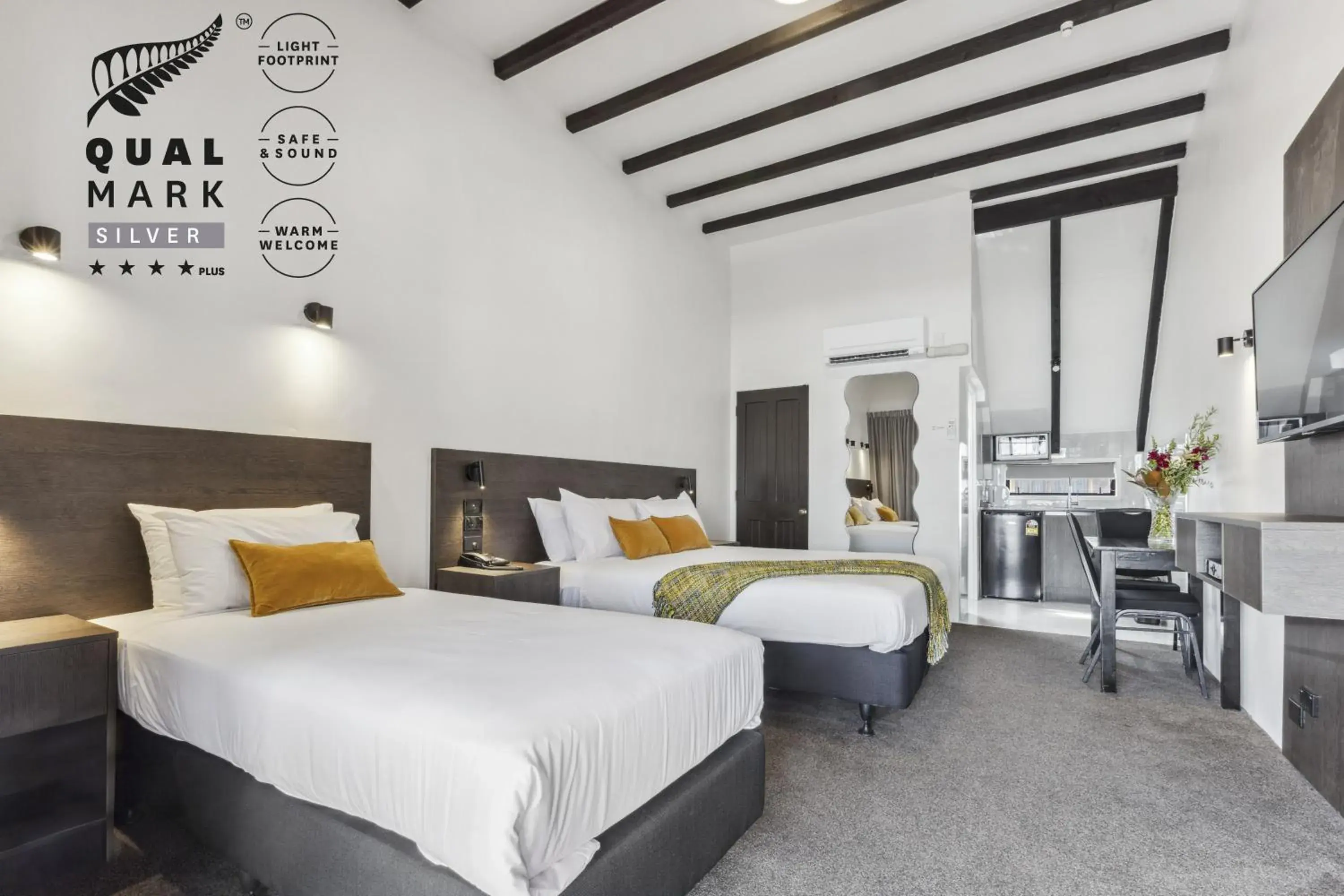 Queen Studio - Disability Access in Knights Inn Queen Studio - Disability Access in Knights Inn