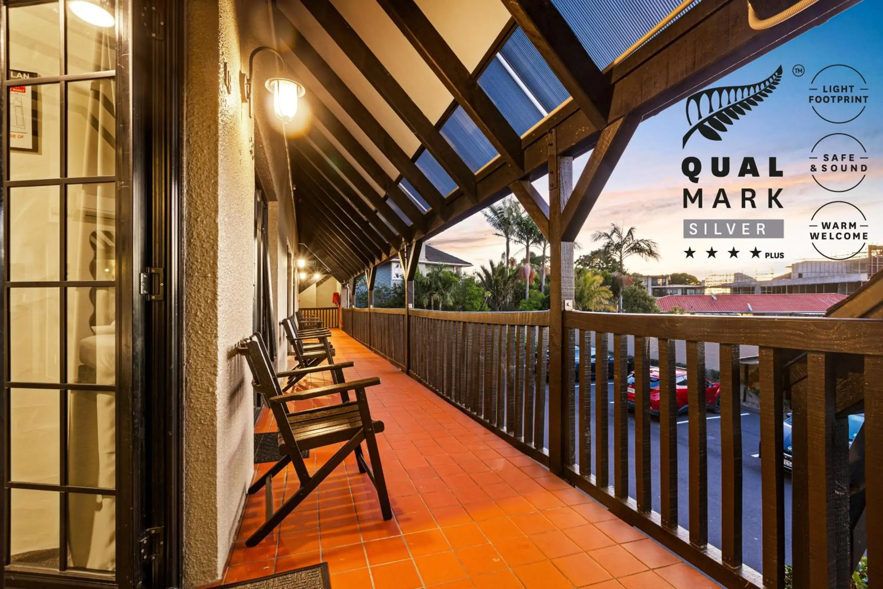 Property building in Knights Inn Property building in Knights Inn