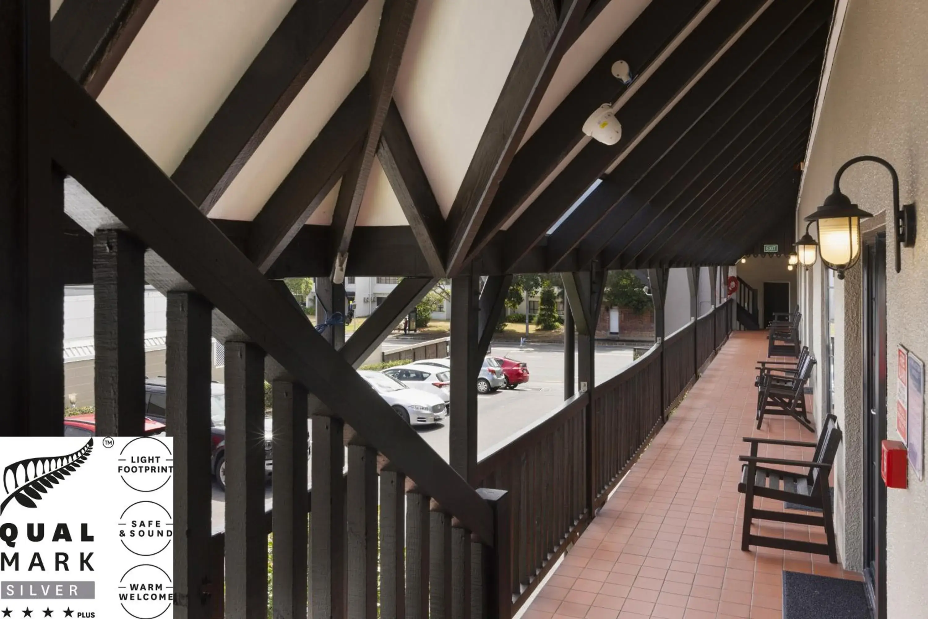 Property building in Knights Inn Property building in Knights Inn