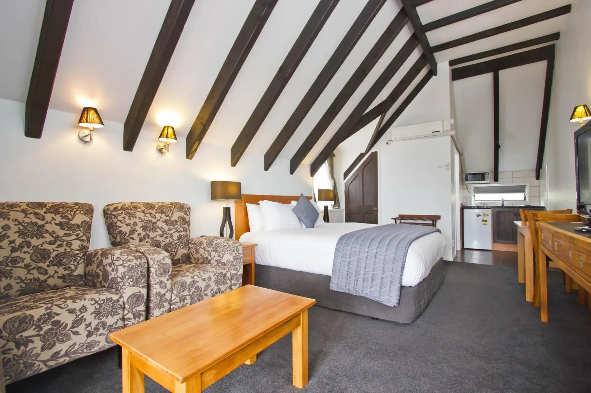 Bed in Knights Inn